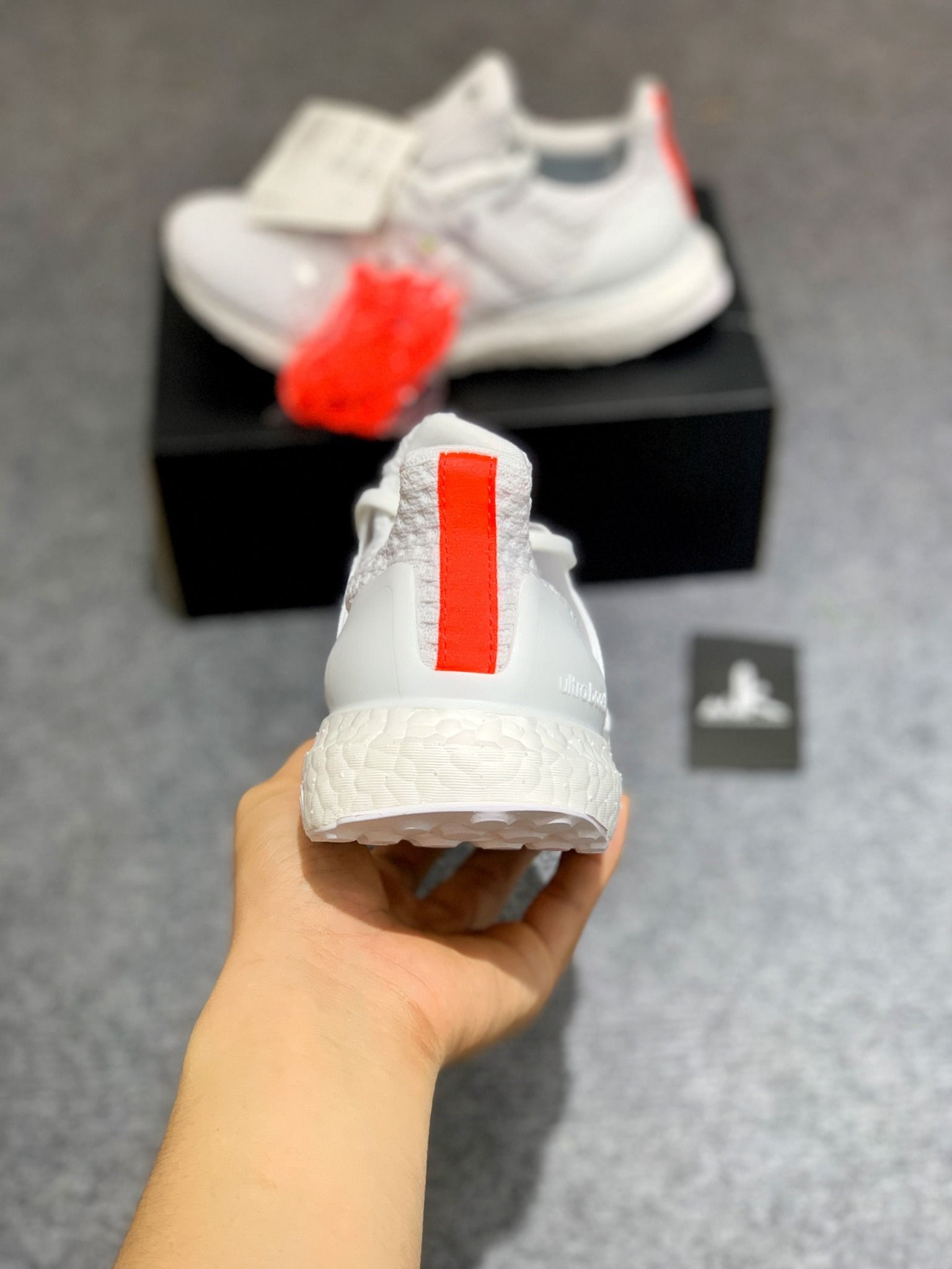  GZ9232 Ultraboost 4.0 DNA White Hearts 