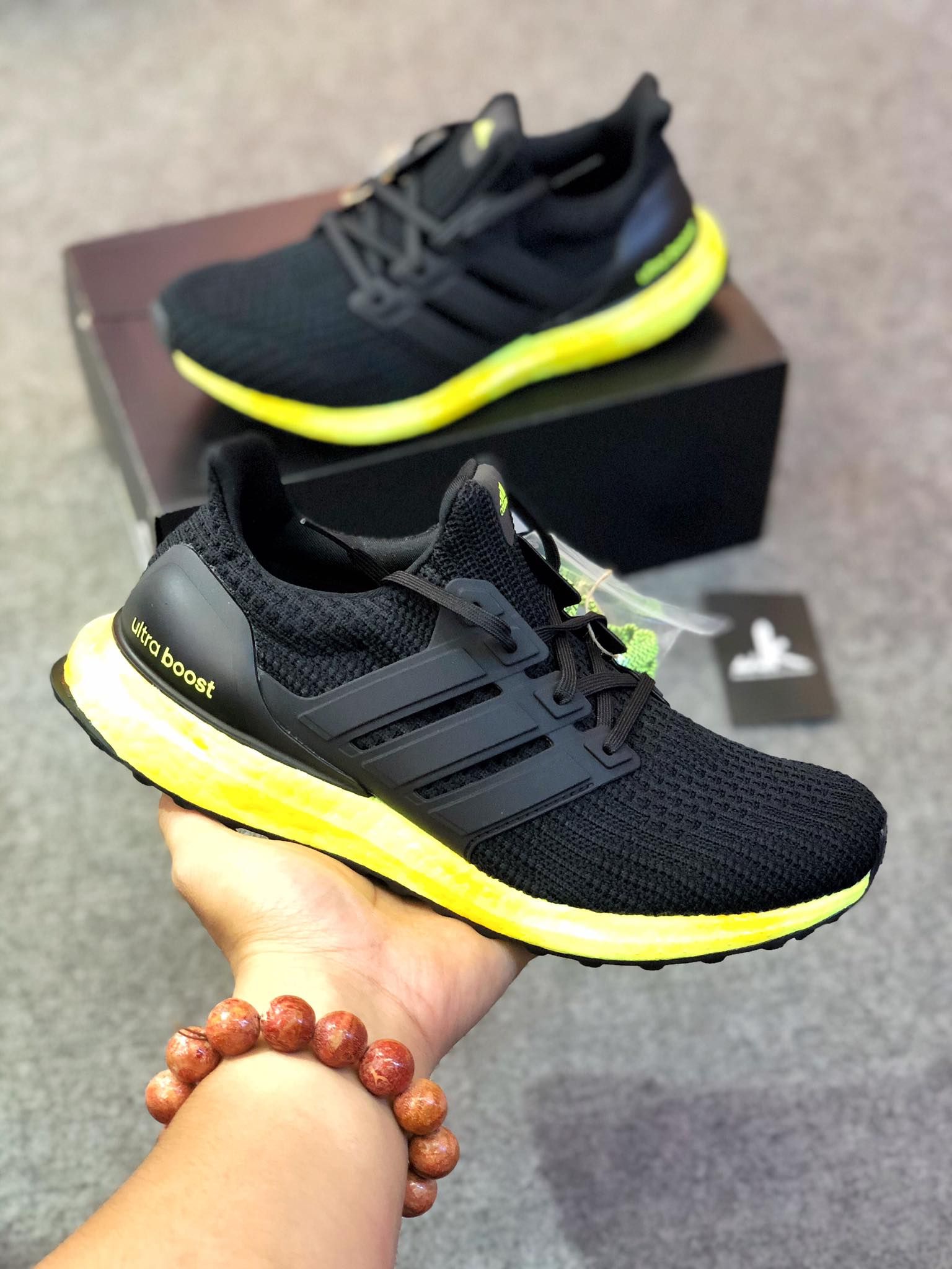  GZ8814 Ultraboost 4.0 DNA Solar Yellow 