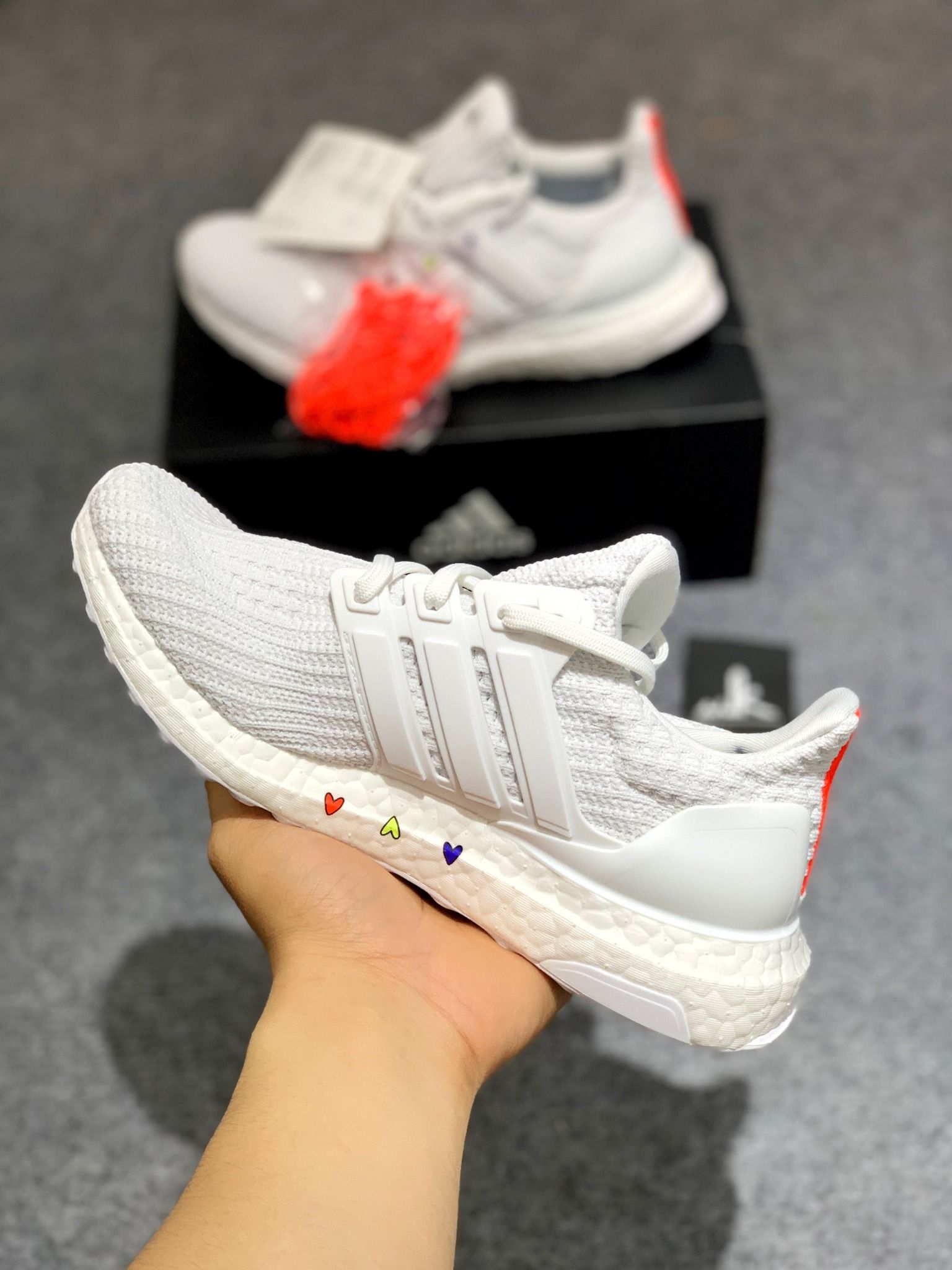  GZ9232 Ultraboost 4.0 DNA White Hearts 