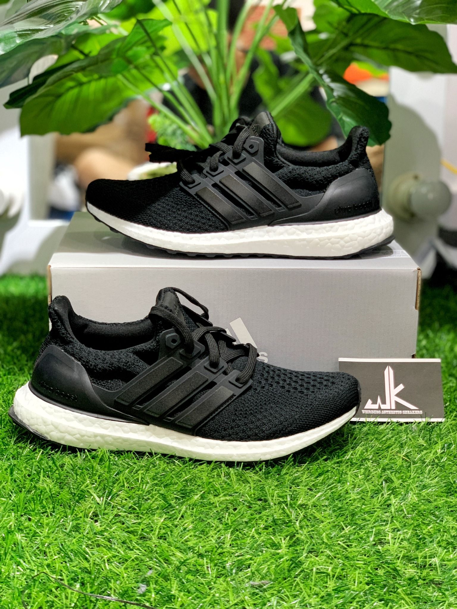  GV8744 Ultraboost 5.0 DNA Black White 