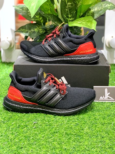  FW4899 Ultraboost DNA Black Red 