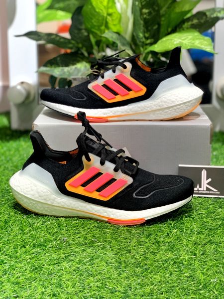  GX5464 Ultraboost 22 Black Turbo Orange 