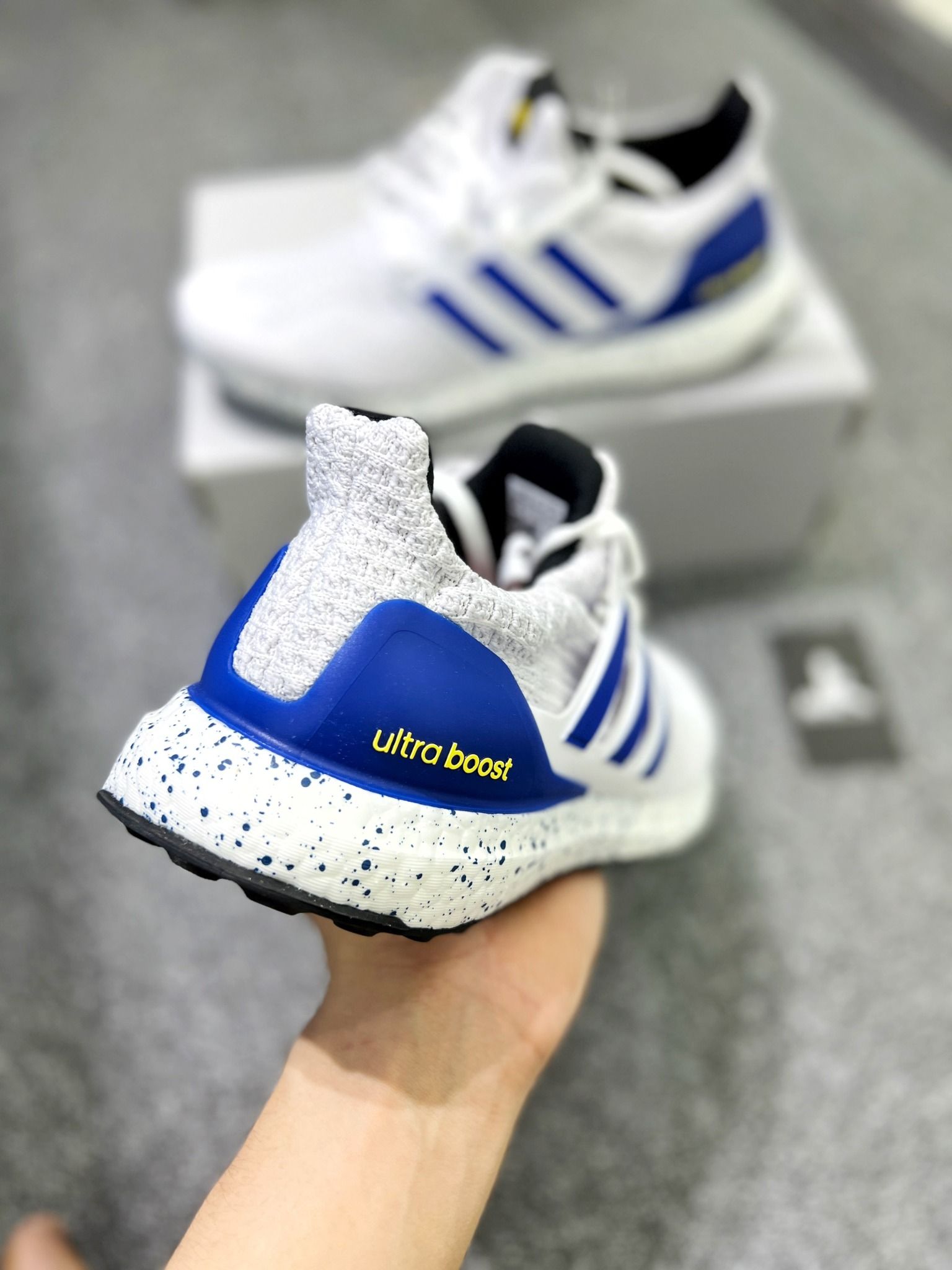  HP2478 Ultraboost 5.0 DNA White Royal Blue Speckled 