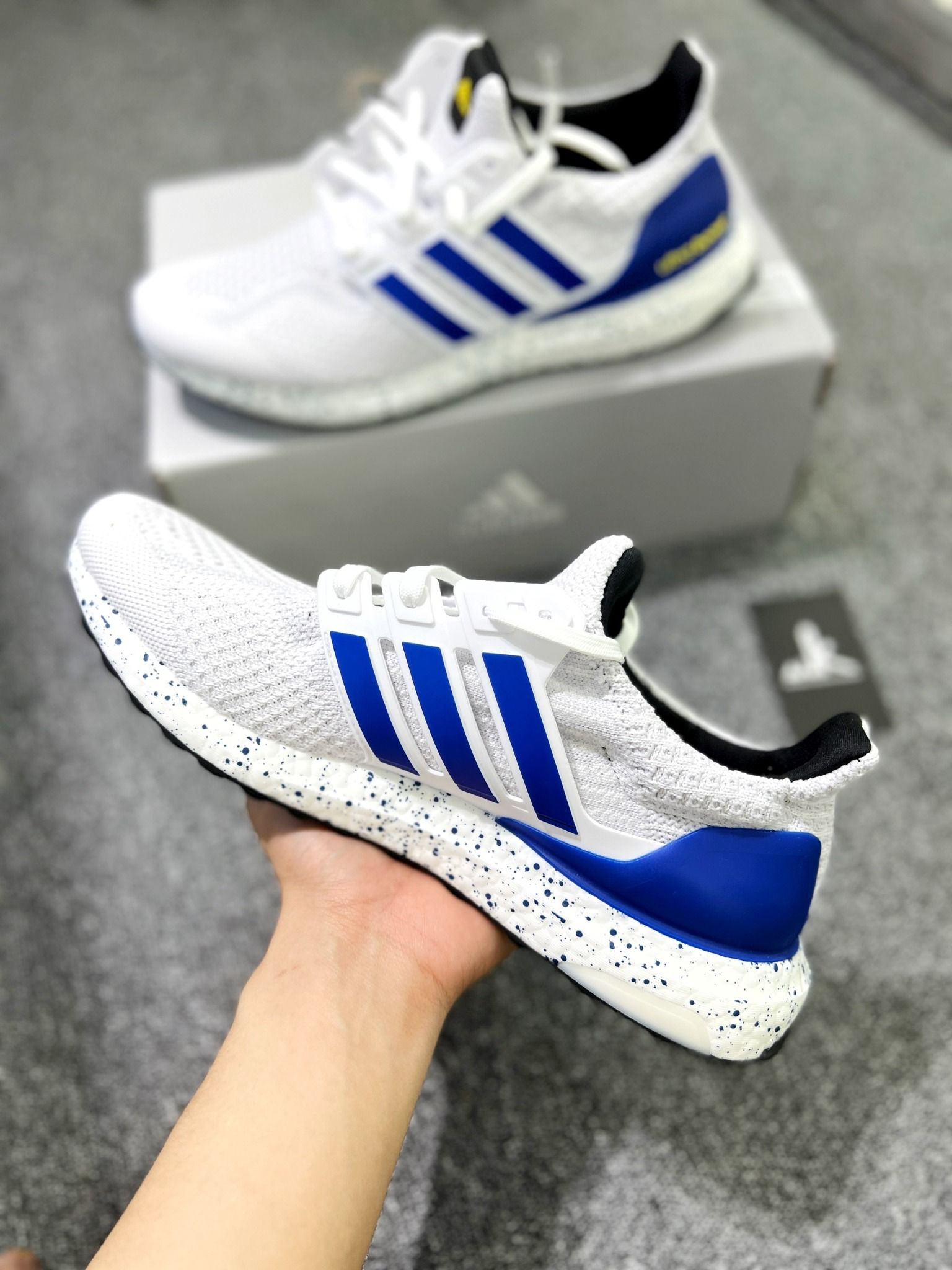  HP2478 Ultraboost 5.0 DNA White Royal Blue Speckled 