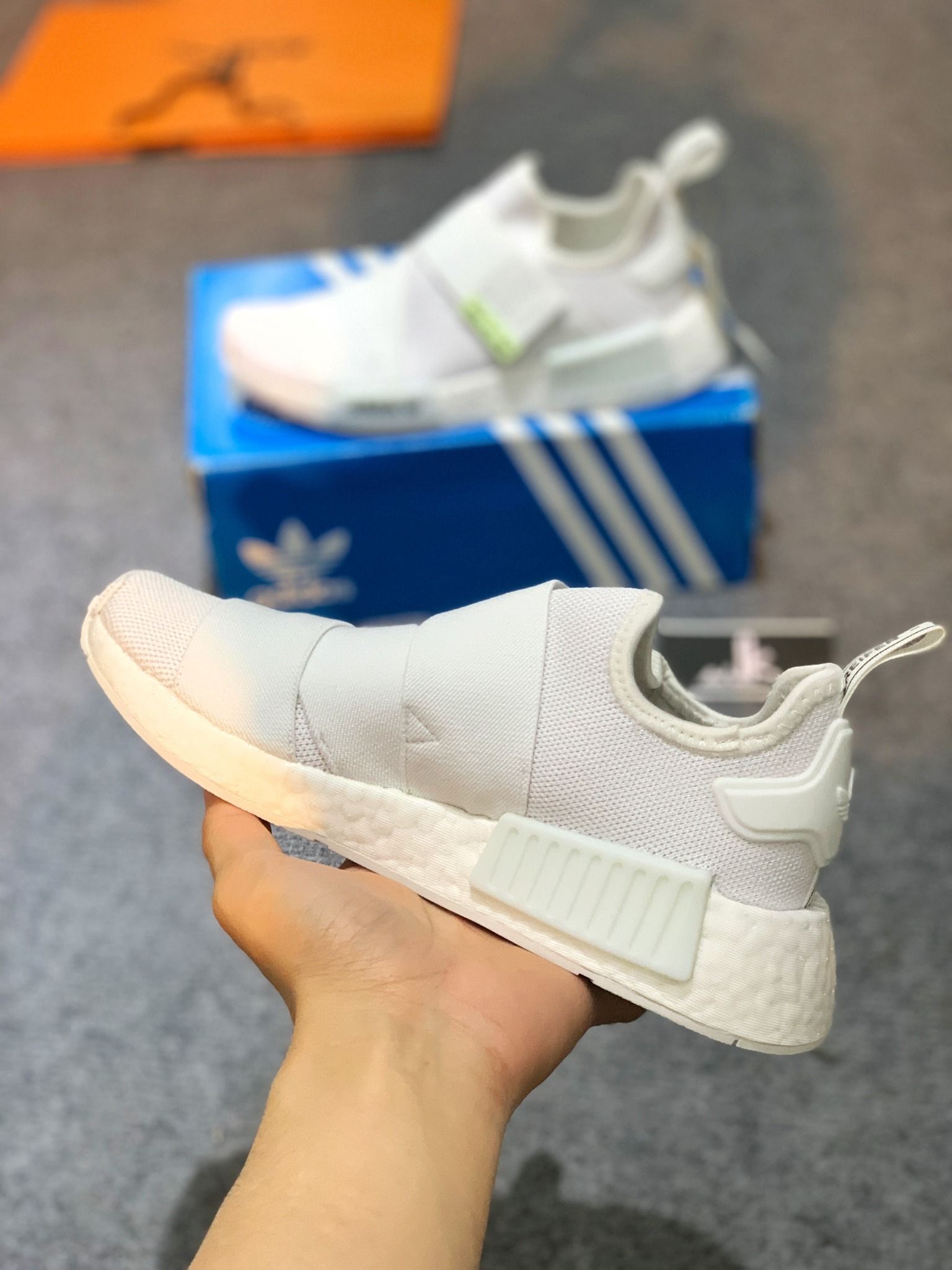 GW5699 NMD R1 Shoes White