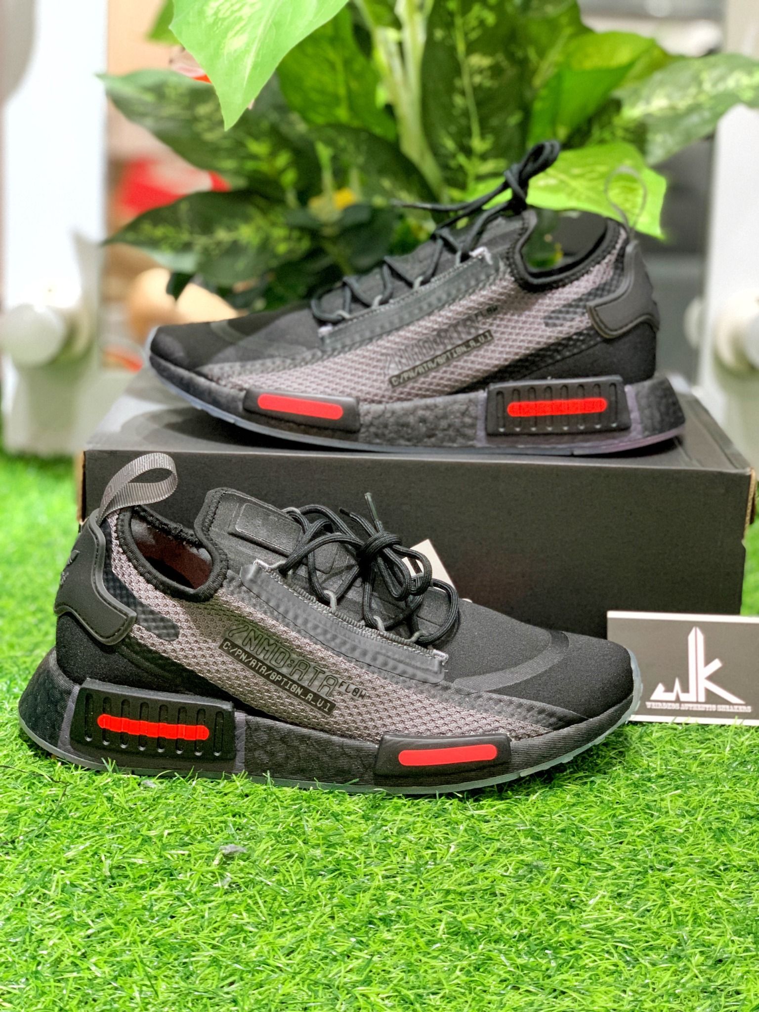 FZ3204 NMD R1 Spectoo Triple Black
