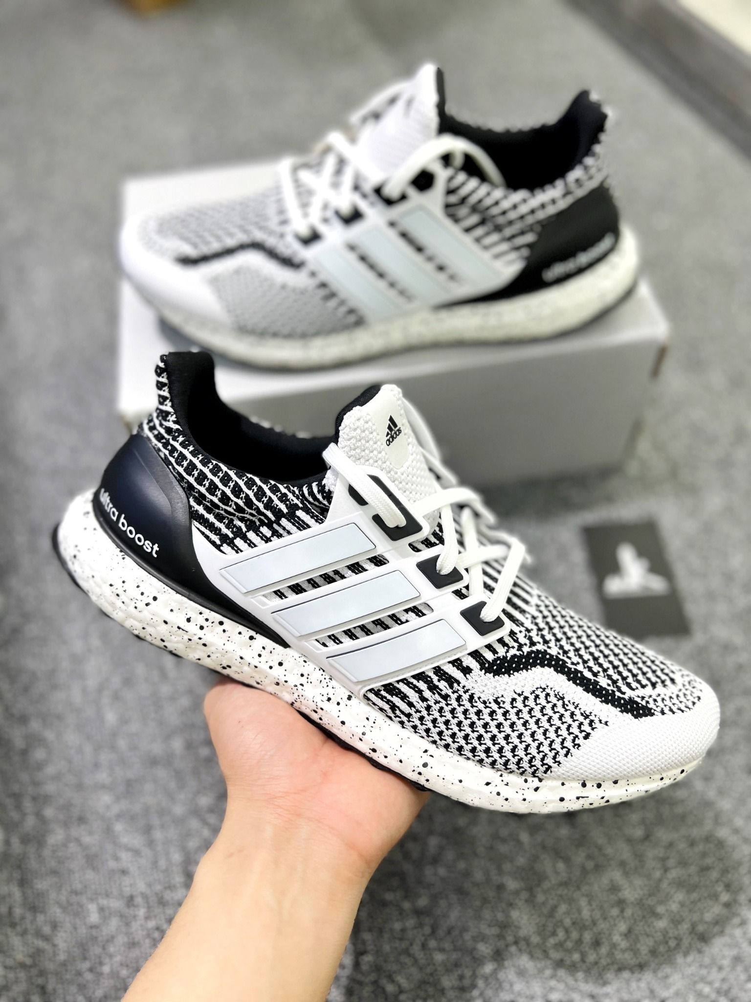  HP2474 Ultraboost 5.0 DNA Cloud White Black 