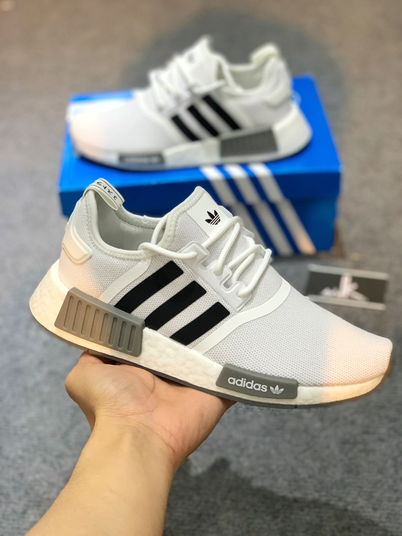  GZ9261 NMD R1 Primeblue White Black Grey 