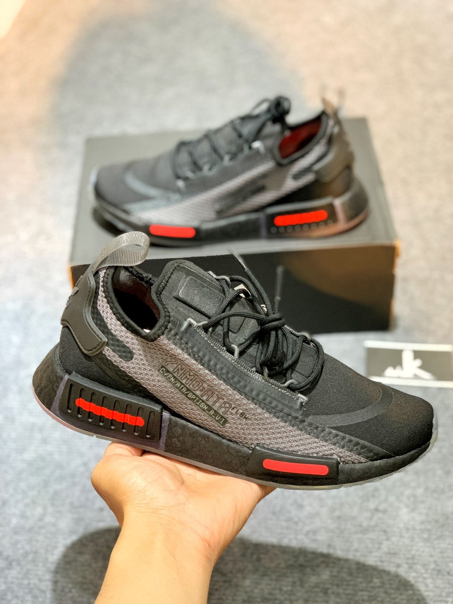 FZ3204 NMD R1 Spectoo Triple Black