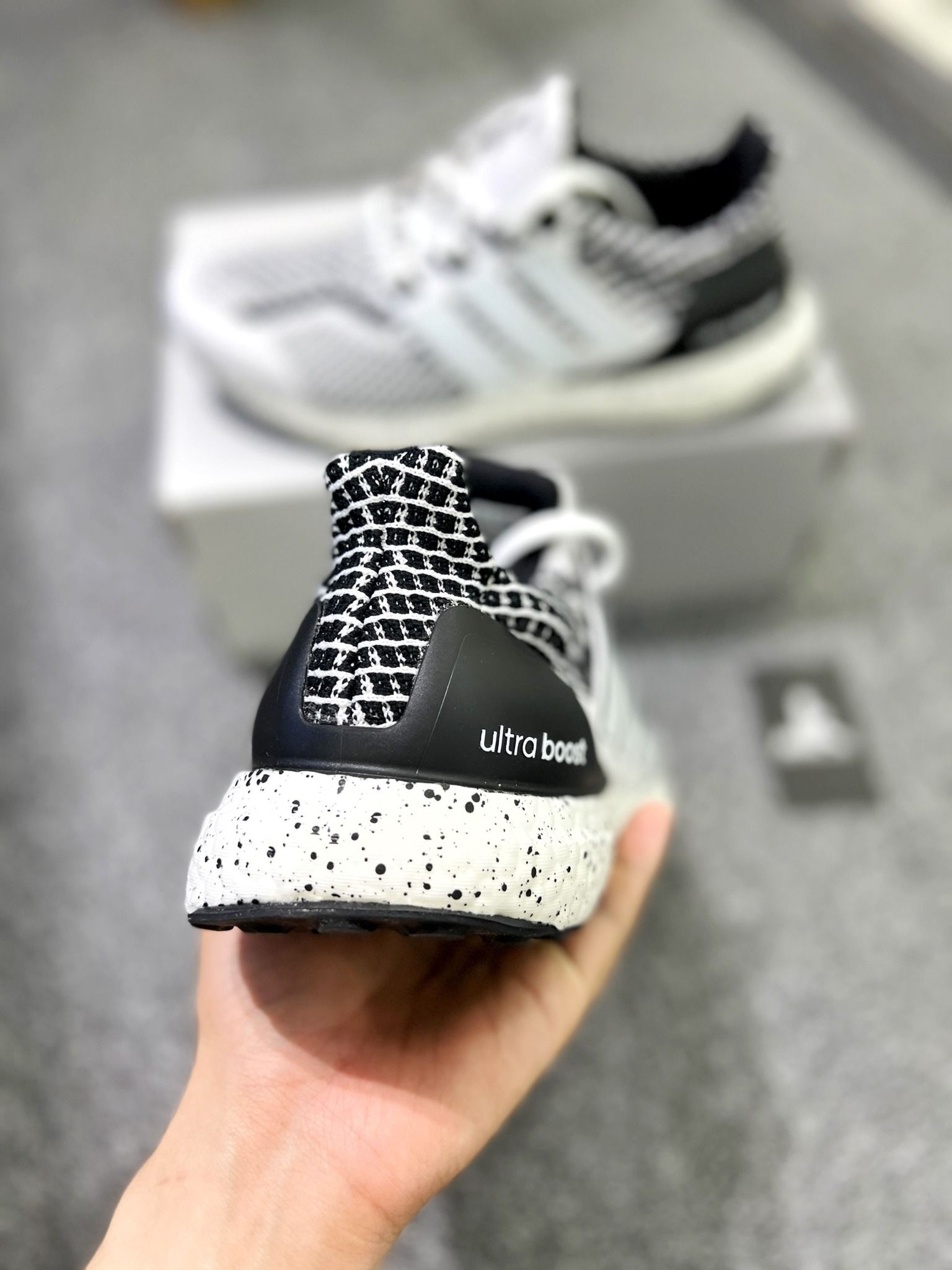  HP2474 Ultraboost 5.0 DNA Cloud White Black 