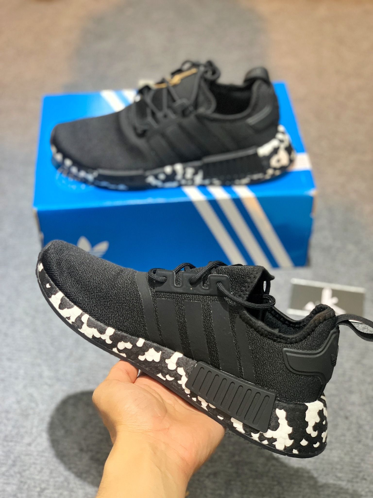  GZ4306 NMD R1 Black Speckled Camo Sole 