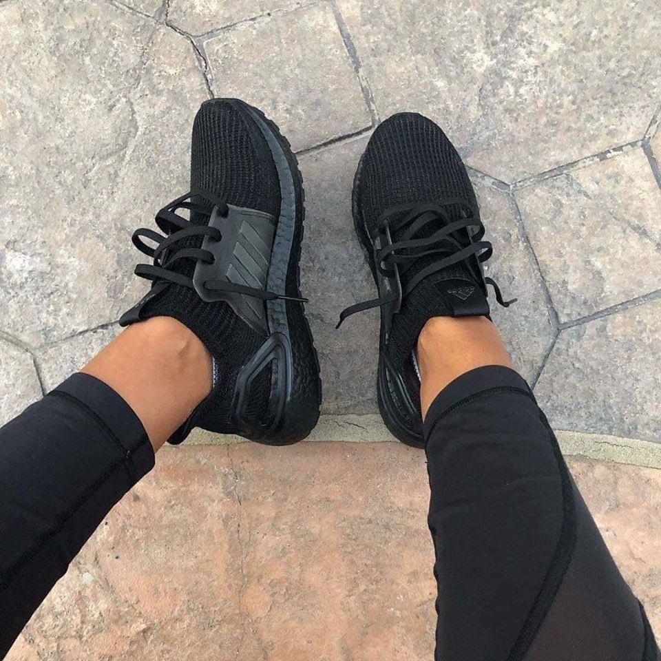  G27508 UltraBoost 19 Triple Black 