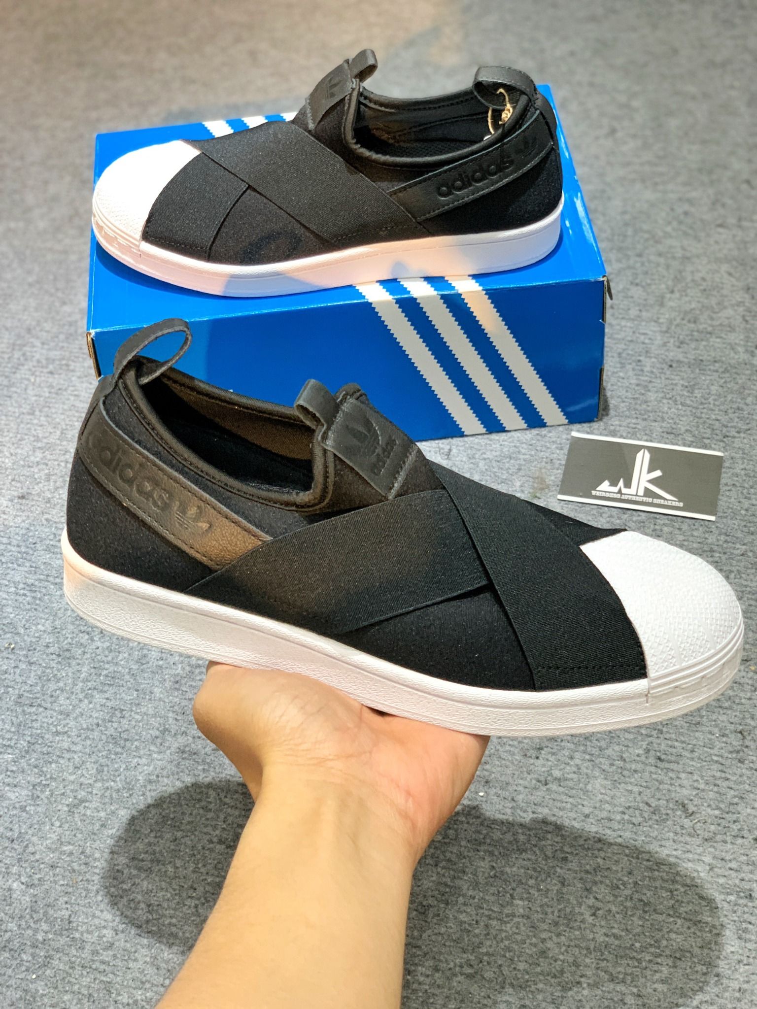 FW7051 Superstar Slip-On Core Black