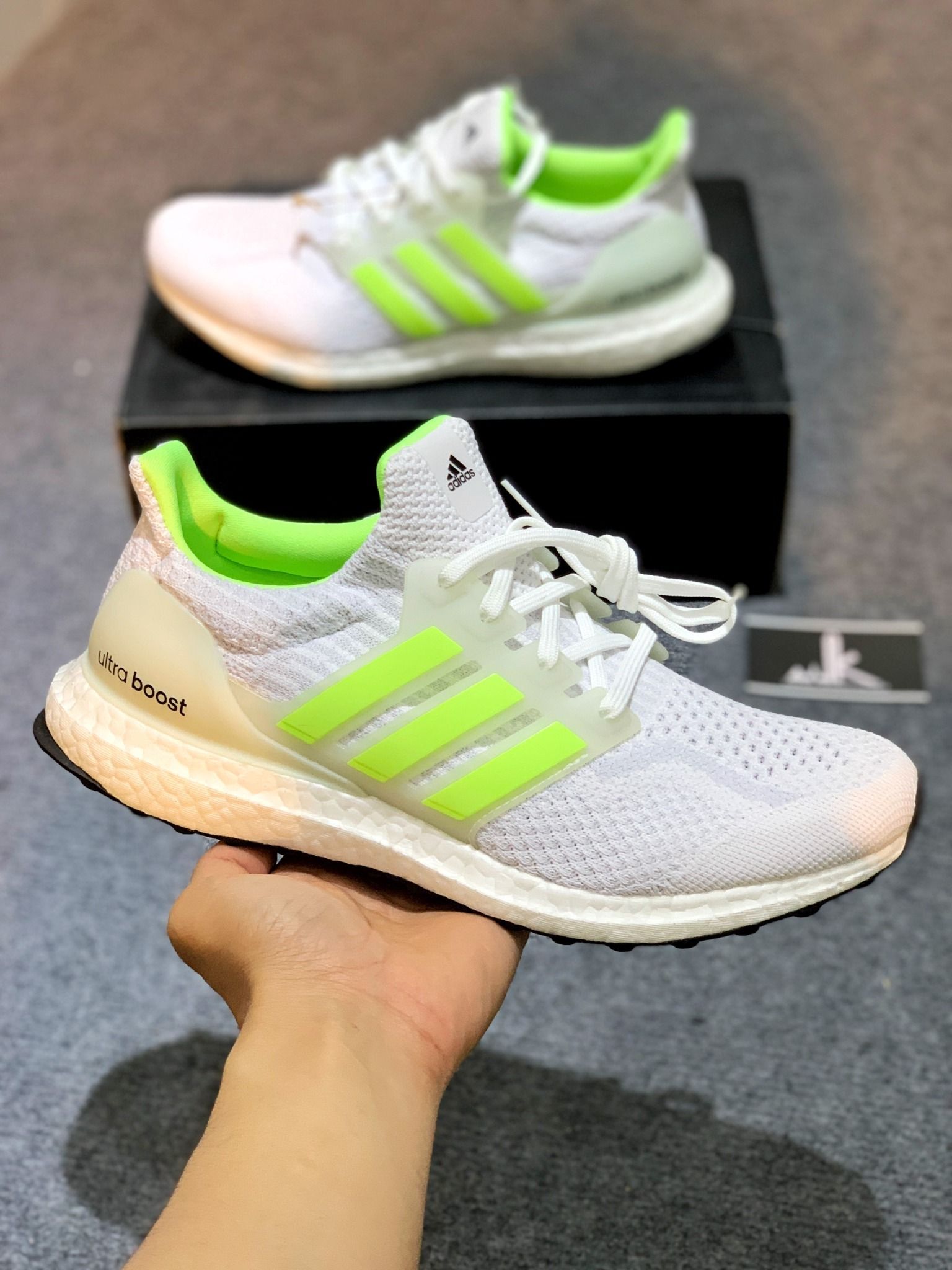  G58753 Ultraboost 5.0 DNA Cloud White Signal Green 