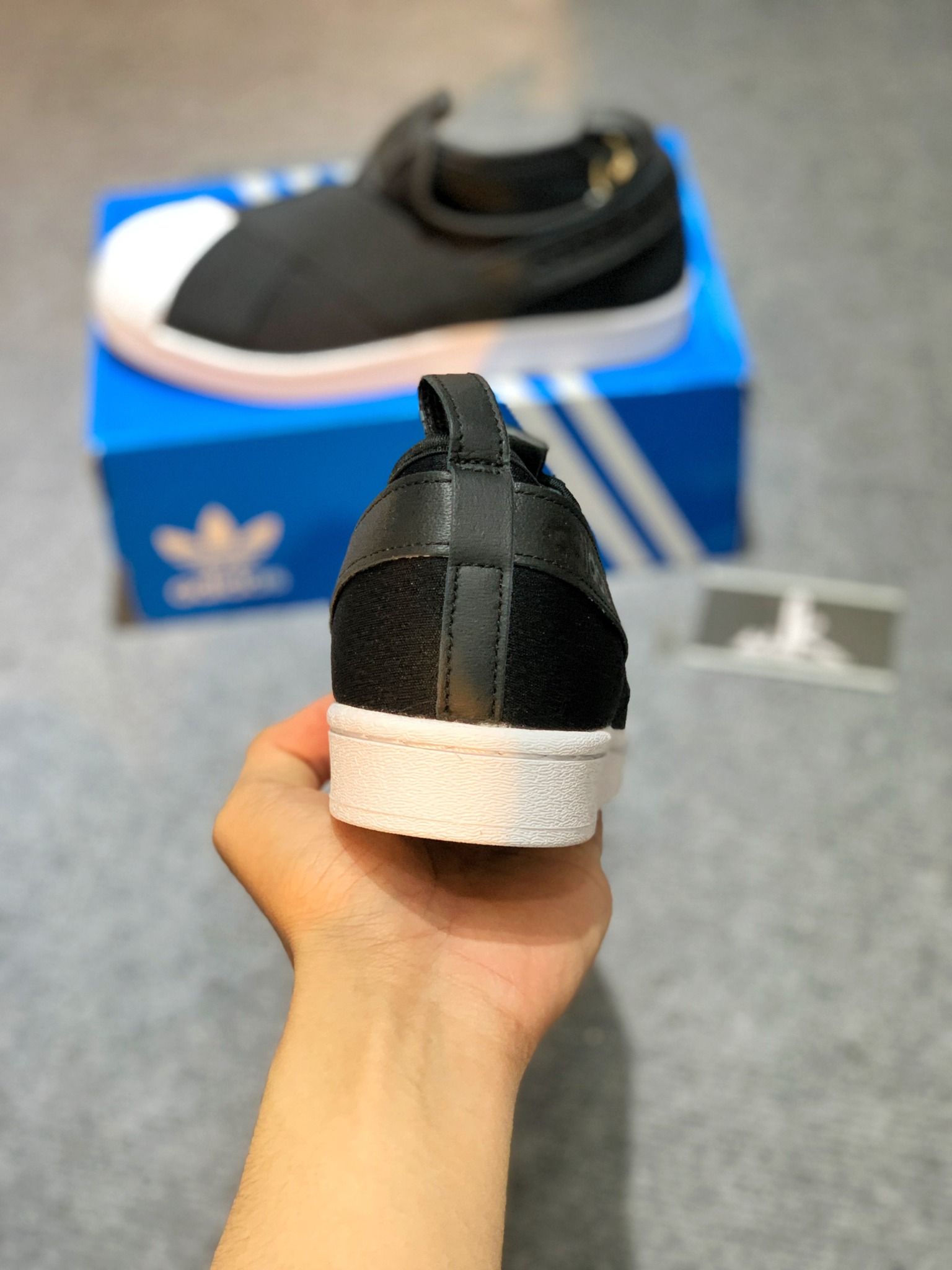 FW7051 Superstar Slip-On Core Black