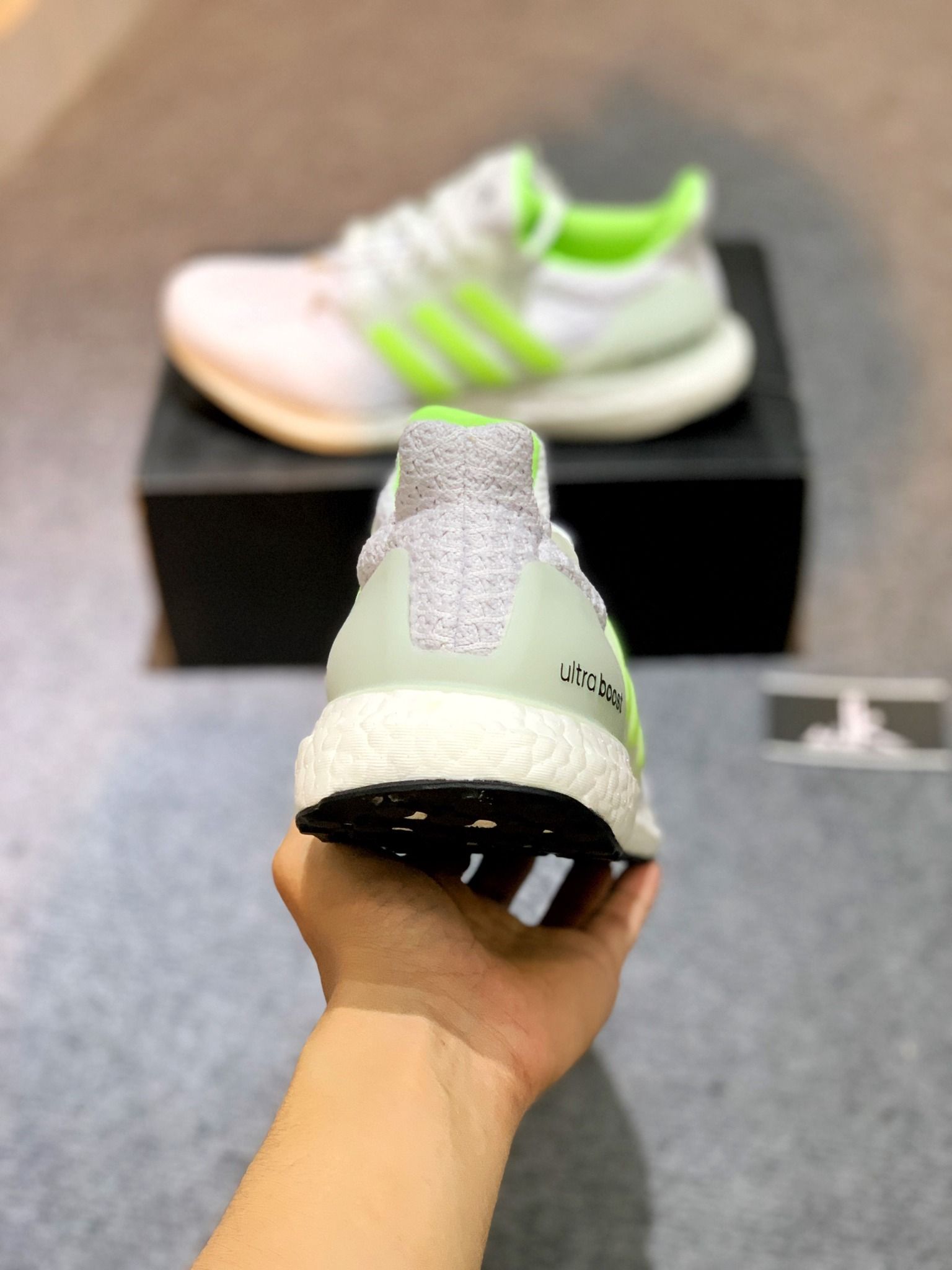  G58753 Ultraboost 5.0 DNA Cloud White Signal Green 