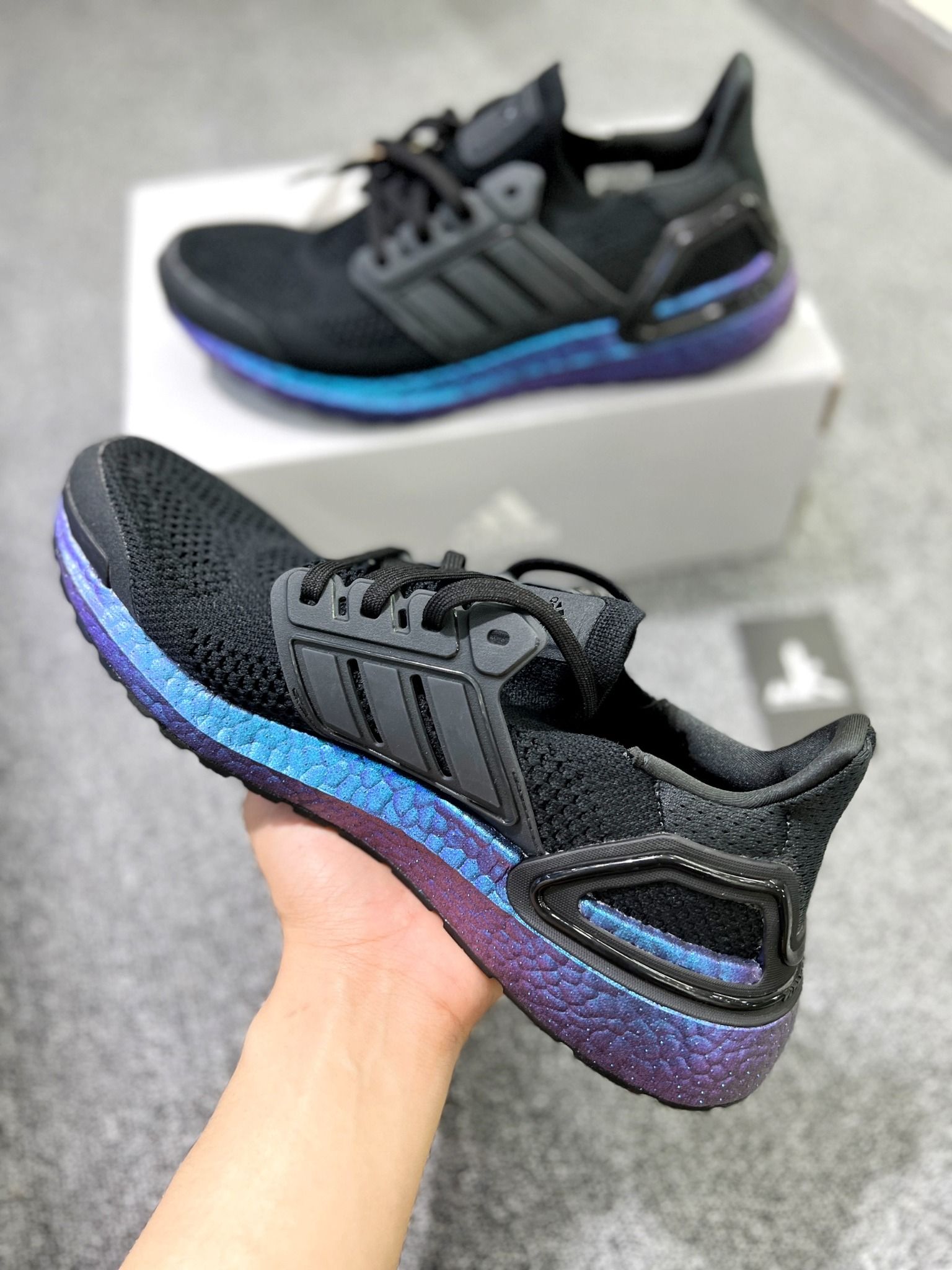 H06275 Ultraboost 19.5 DNA Black Boost Blue