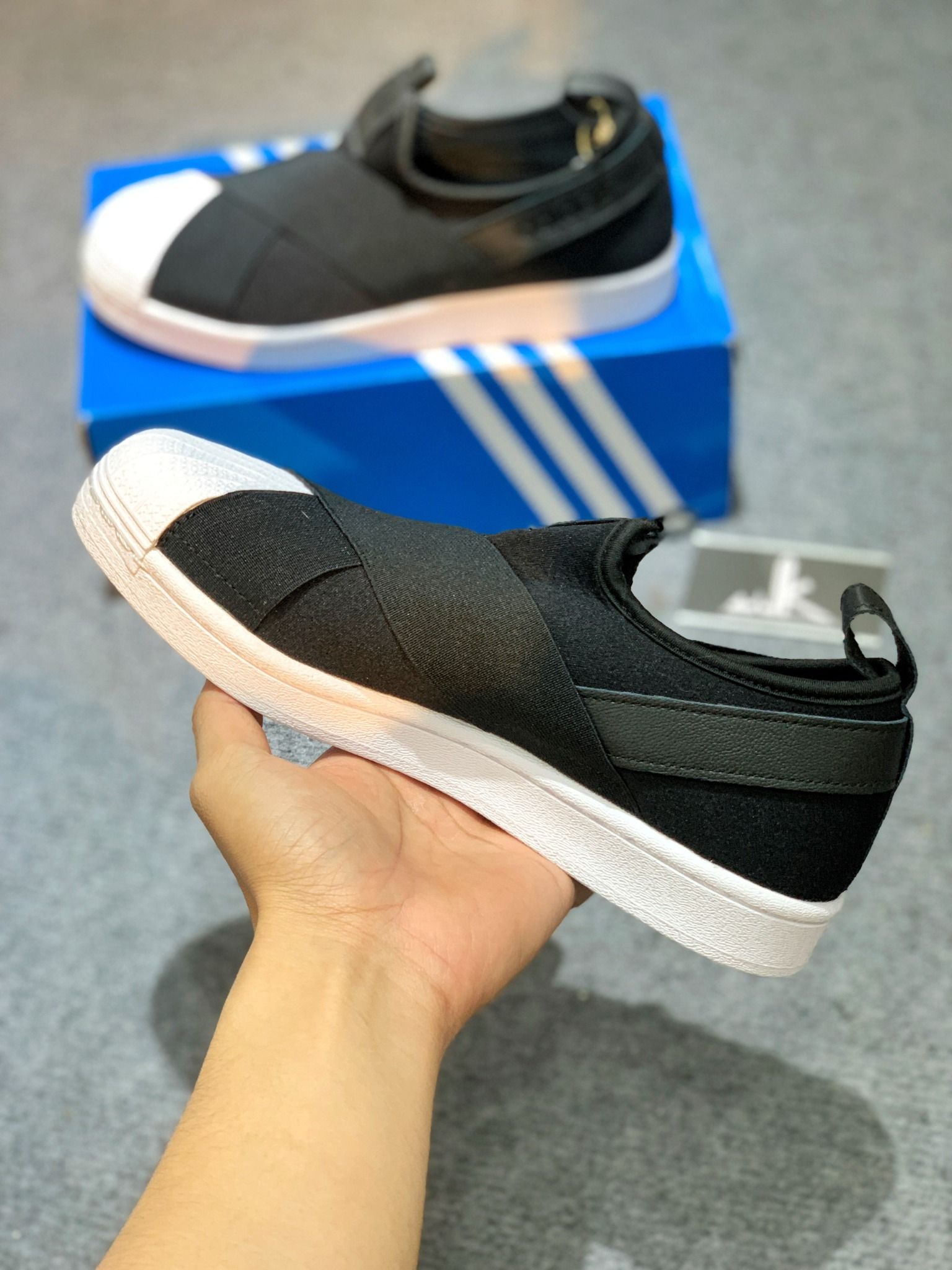  FW7051 Superstar Slip-On Core Black 