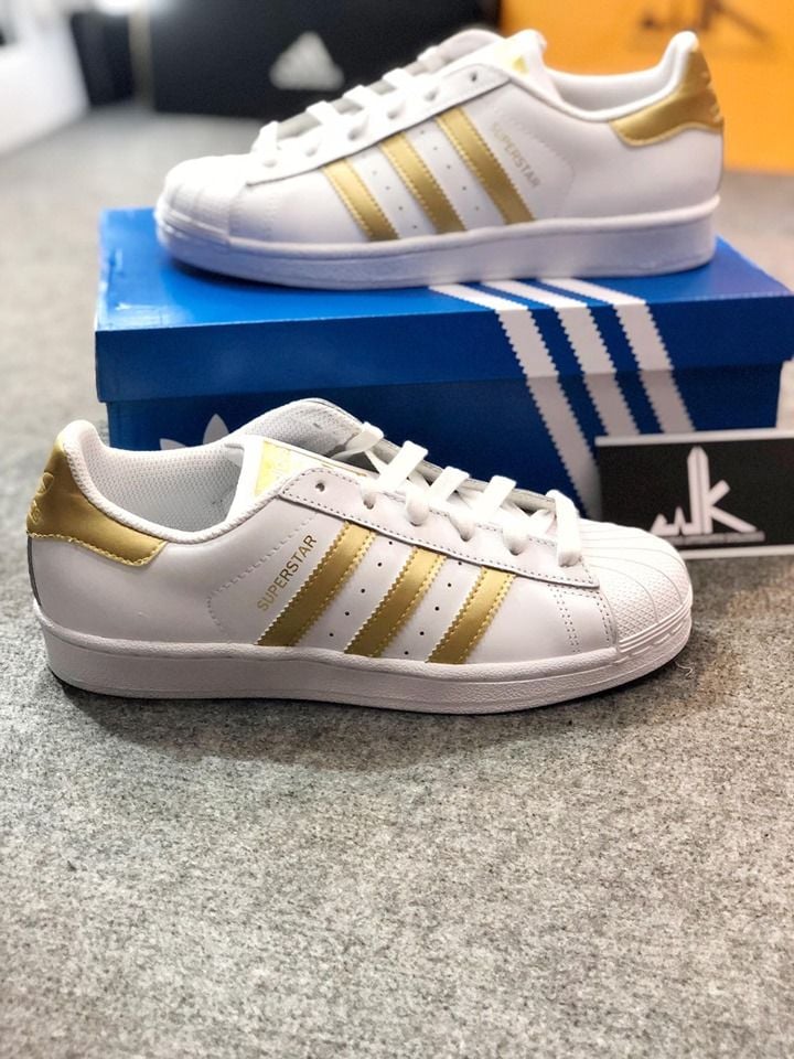 B39402 - Superstar Sọc Gold