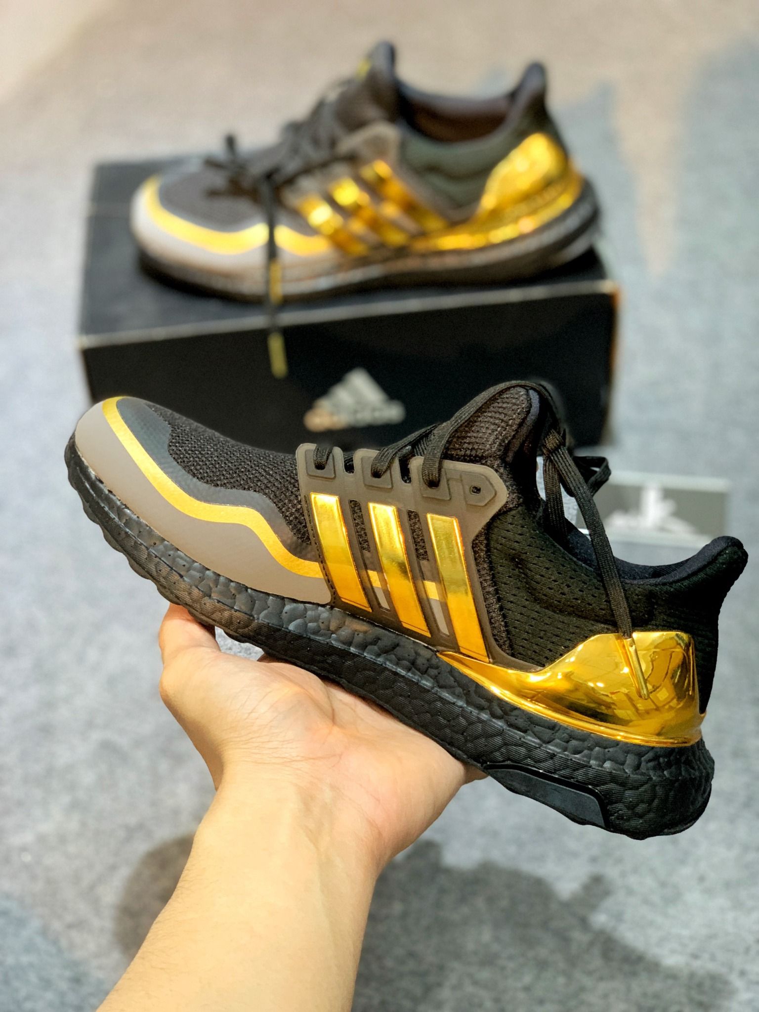  EG8102 Ultraboost MTL Metallic Gold 