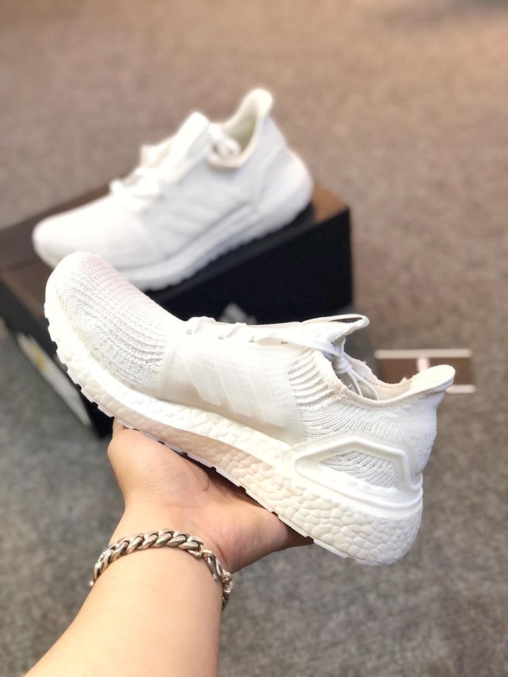  G54008 - Ultraboost 19 Triple White 