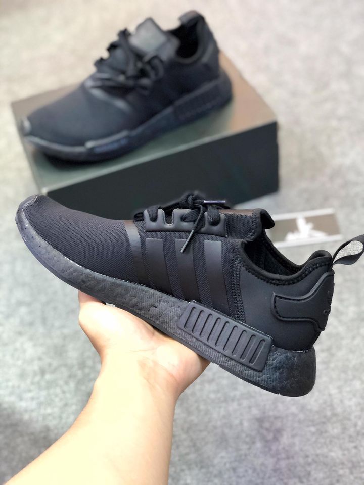  FV9015 - NMD R1 Triple Black 