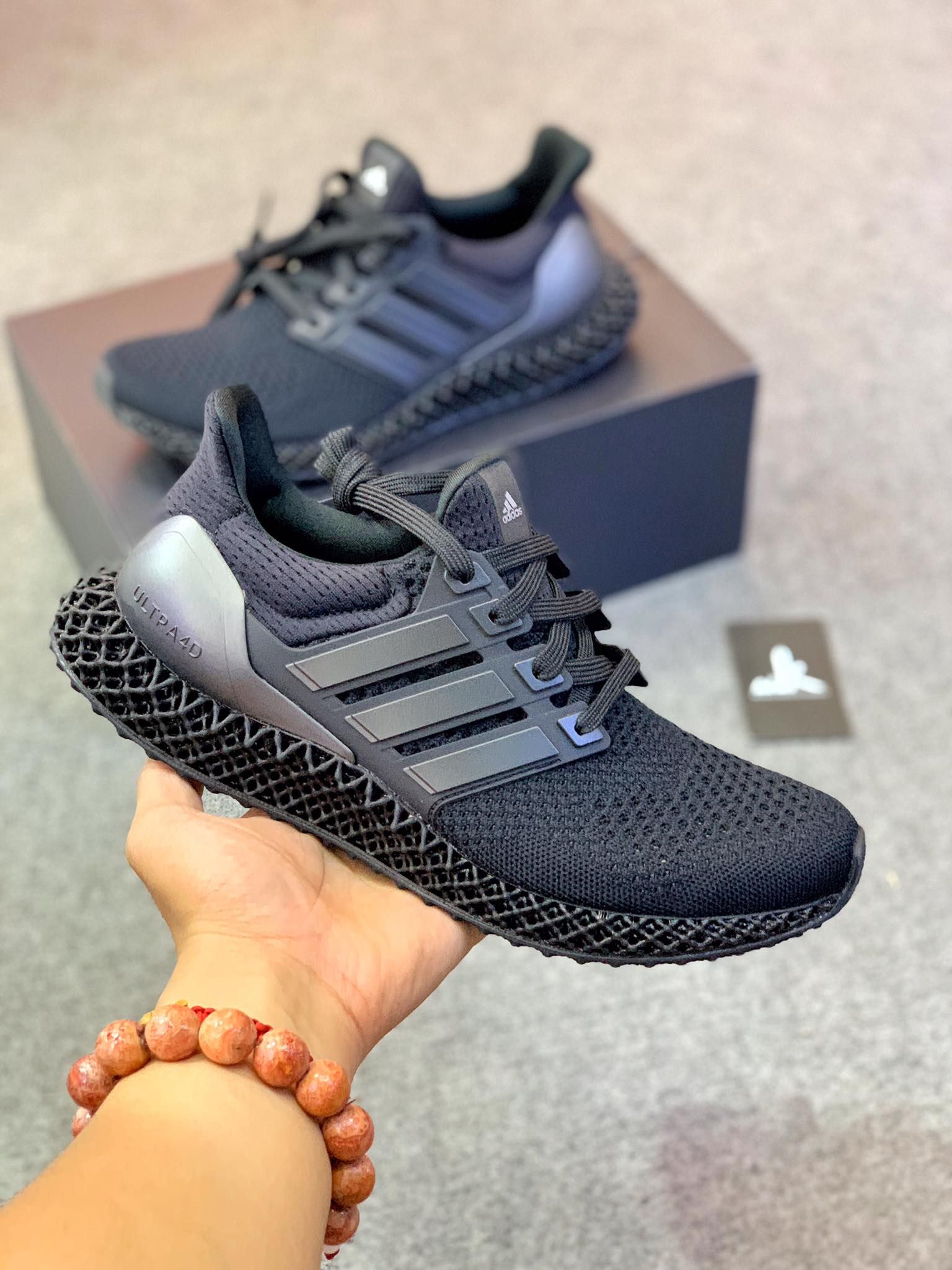 FY4286 Ultra 4D Triple Black