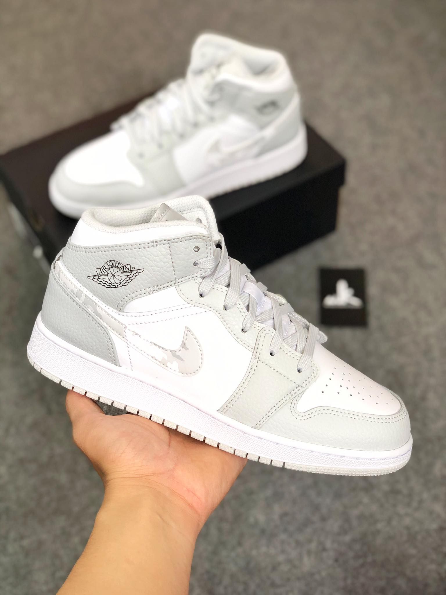 DD3235-100 Jordan 1 Mid Grey Camo