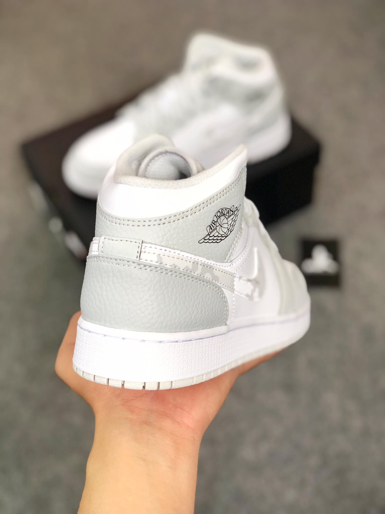 DD3235-100 Jordan 1 Mid Grey Camo