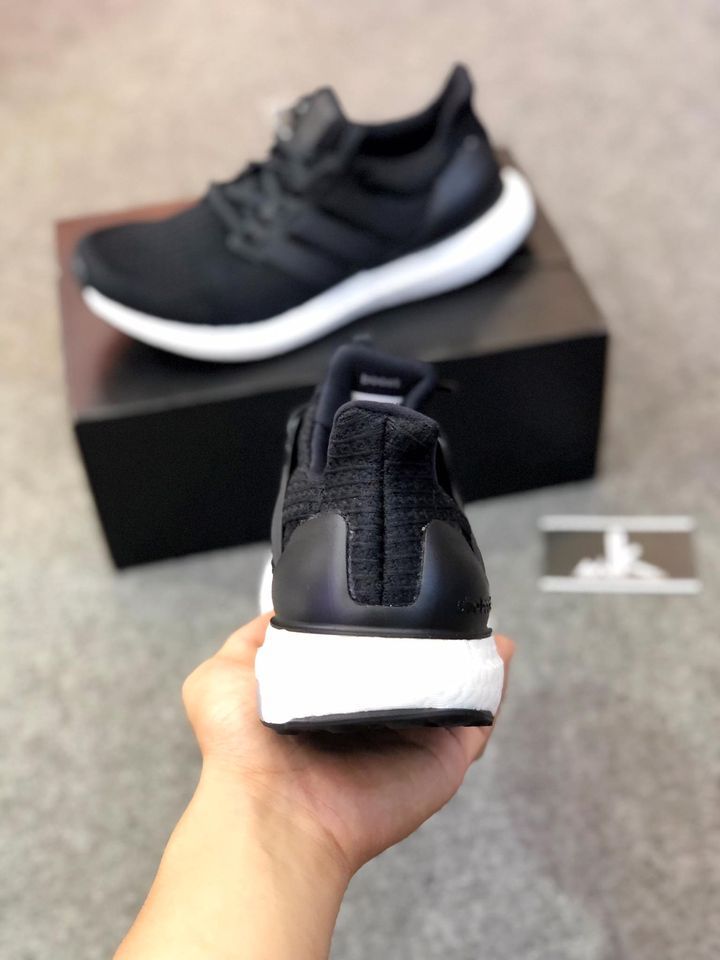 BB6166 - Ultraboost 4.0 Core Black
