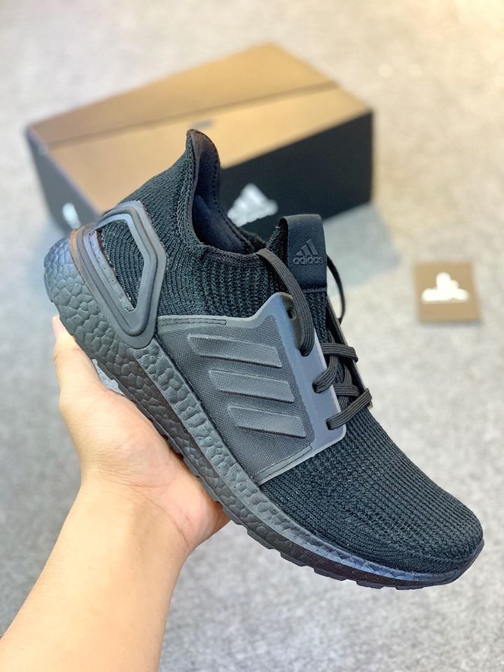 G27508 UltraBoost 19 Triple Black