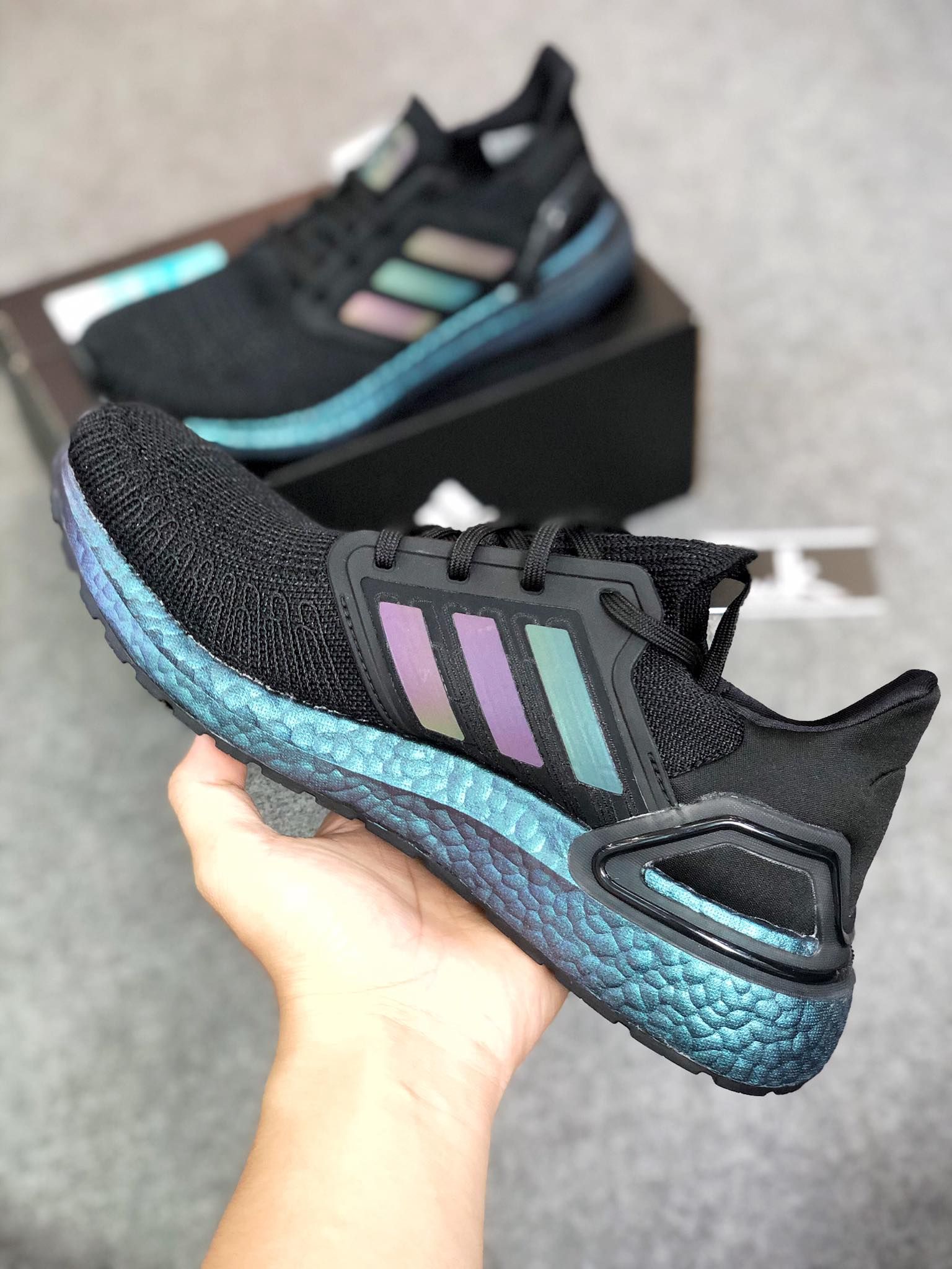 FV8319 Ultraboost 20 Black Signal Cyan