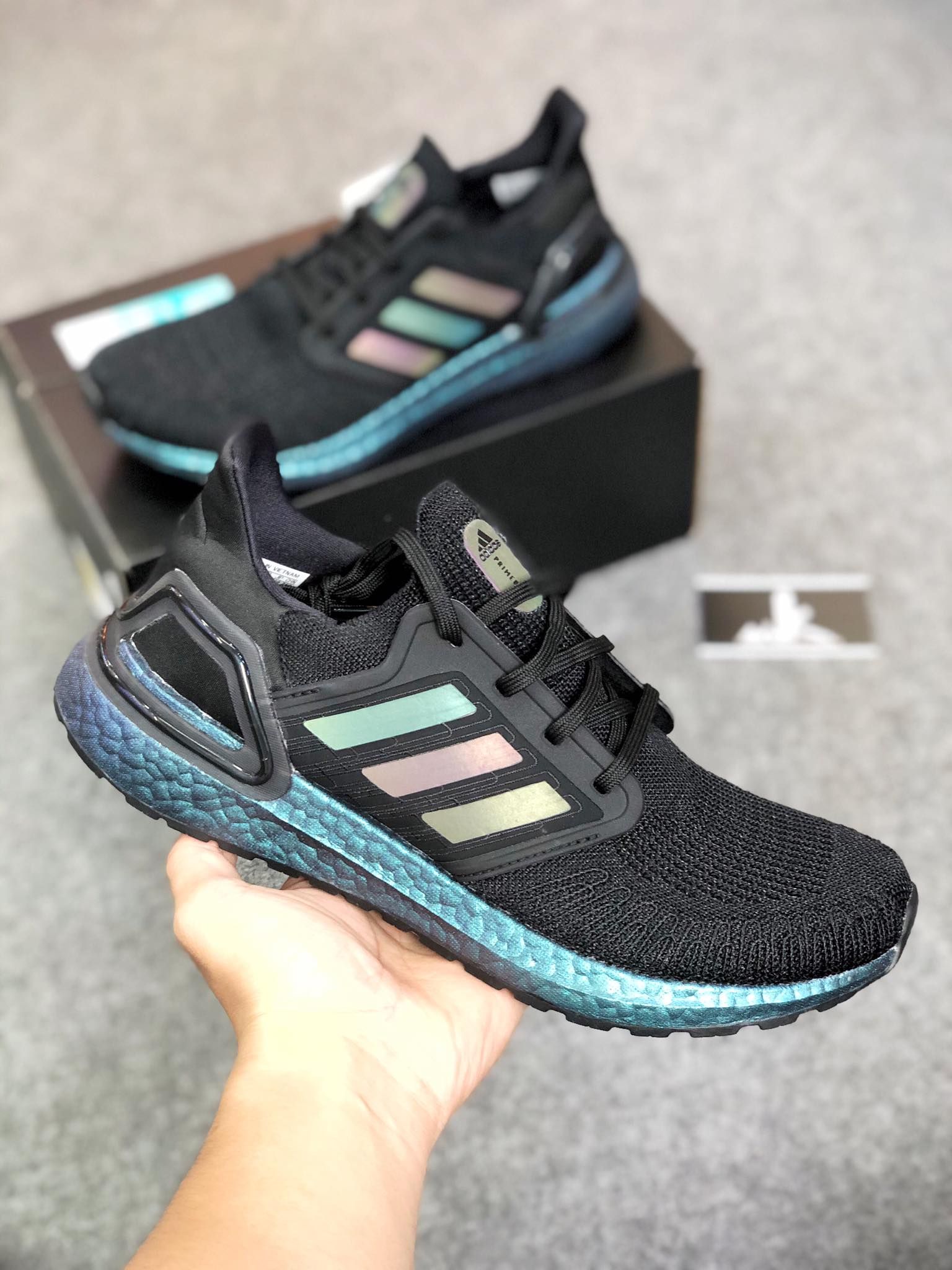 FV8319 Ultraboost 20 Black Signal Cyan
