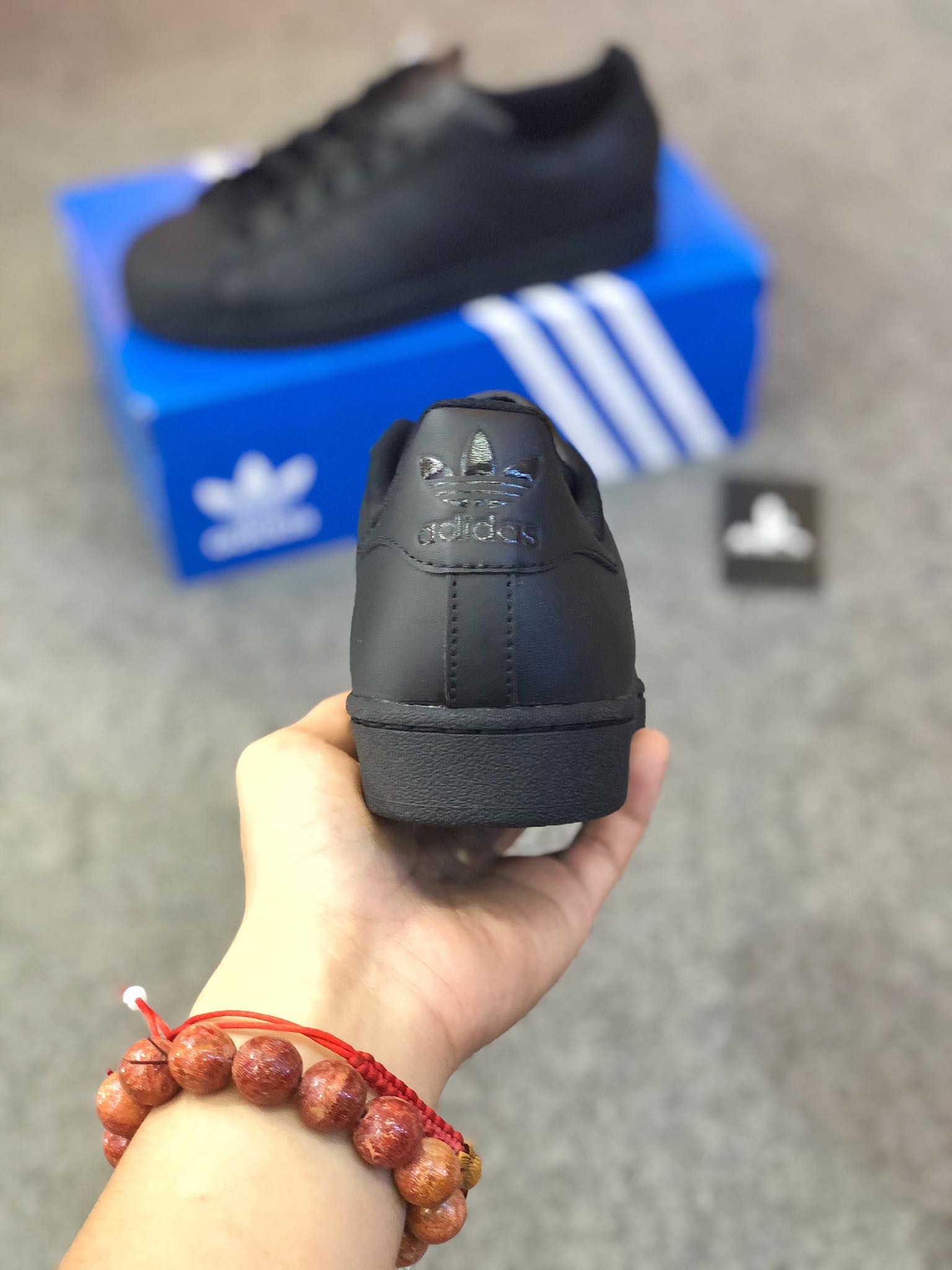B25724 Superstar All Black