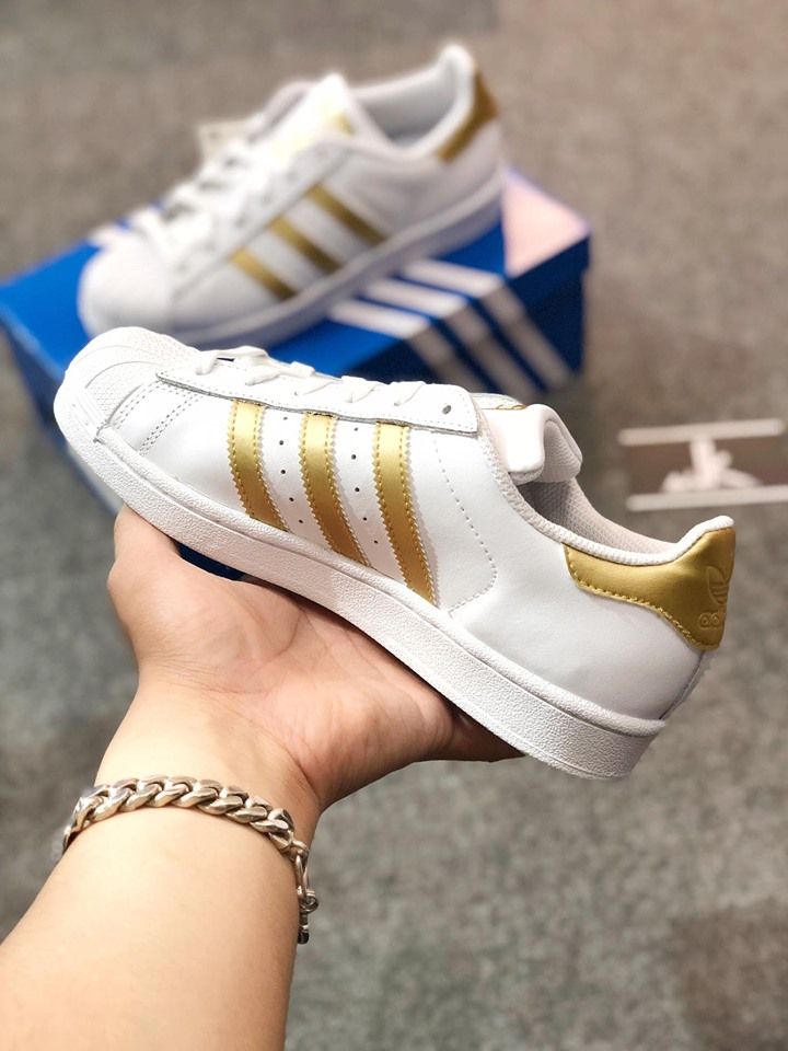  B39402 - Superstar Sọc Gold 