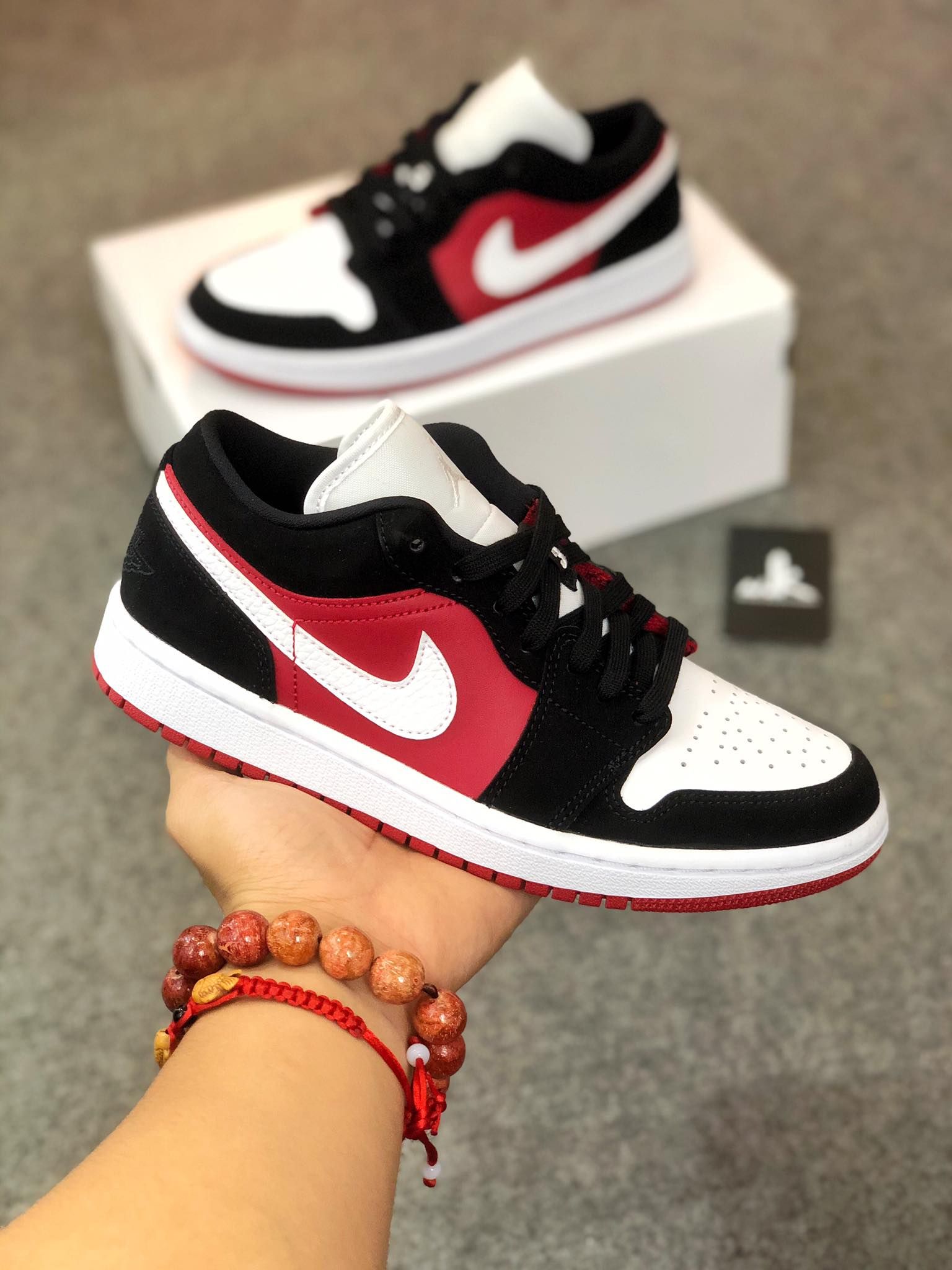  DC0774-016 Jordan 1 Low Black White Gym Red 