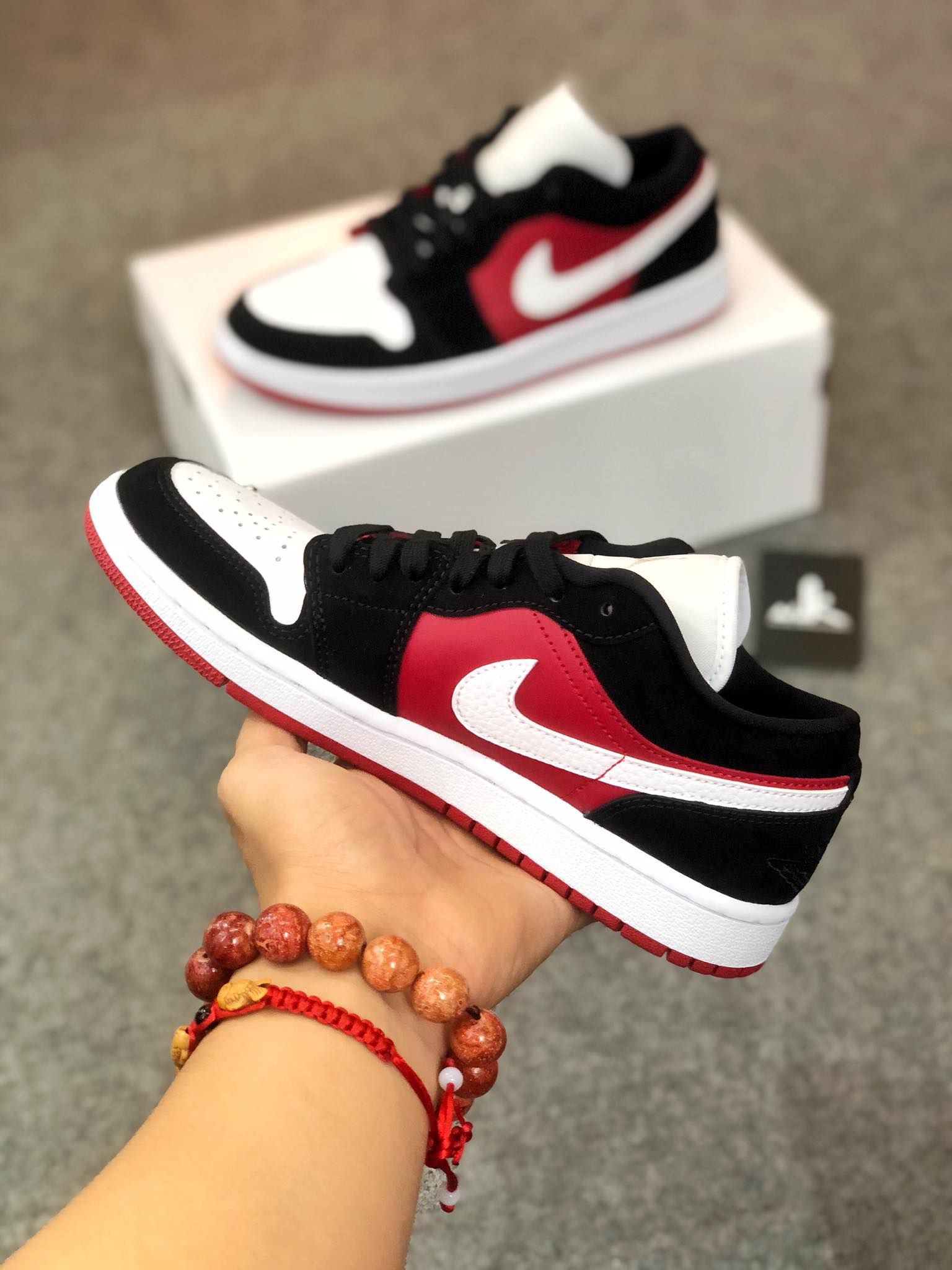  DC0774-016 Jordan 1 Low Black White Gym Red 