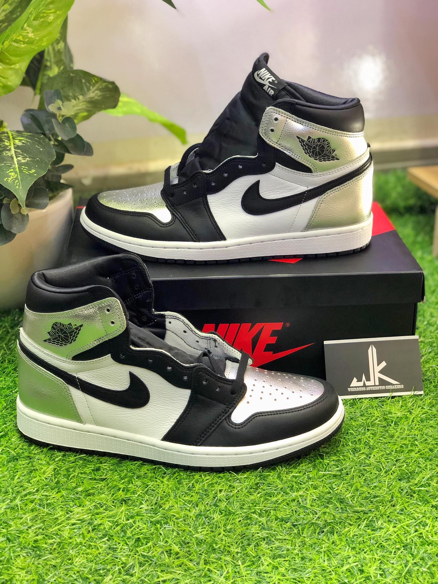 CD0461-001 Jordan 1 Retro High Metallic Silver