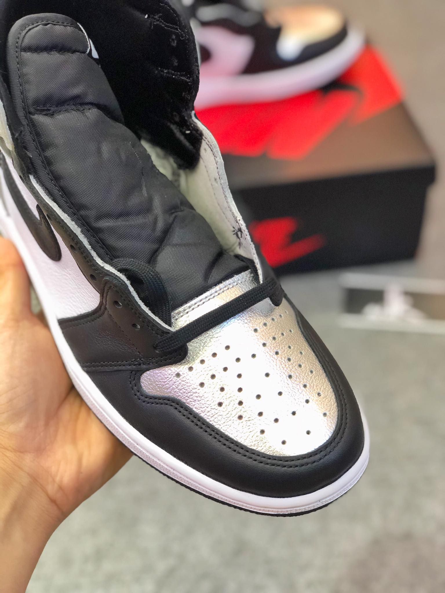CD0461-001 Jordan 1 Retro High Metallic Silver
