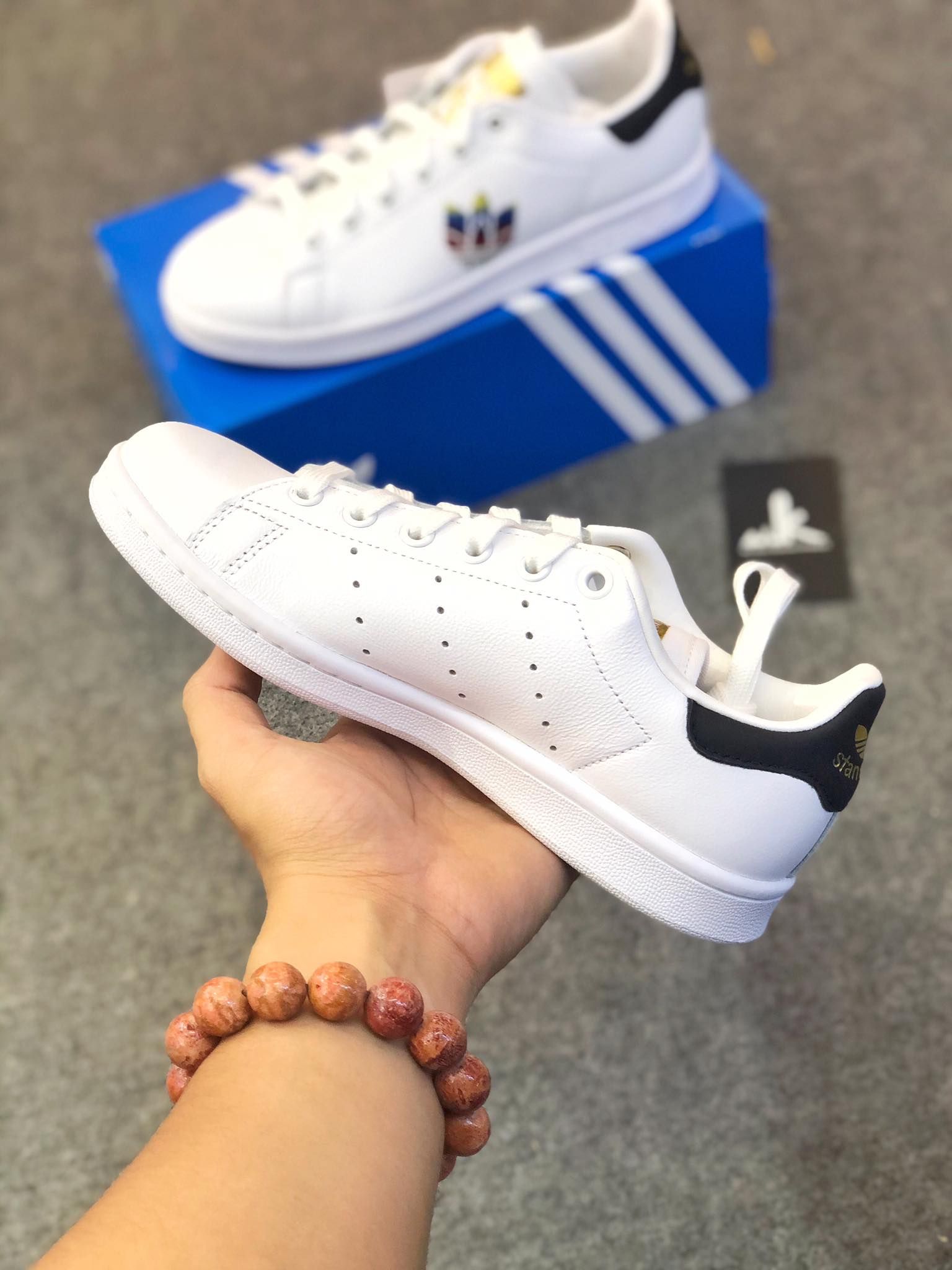 FW2443 Stan Smith Trefoil White Black