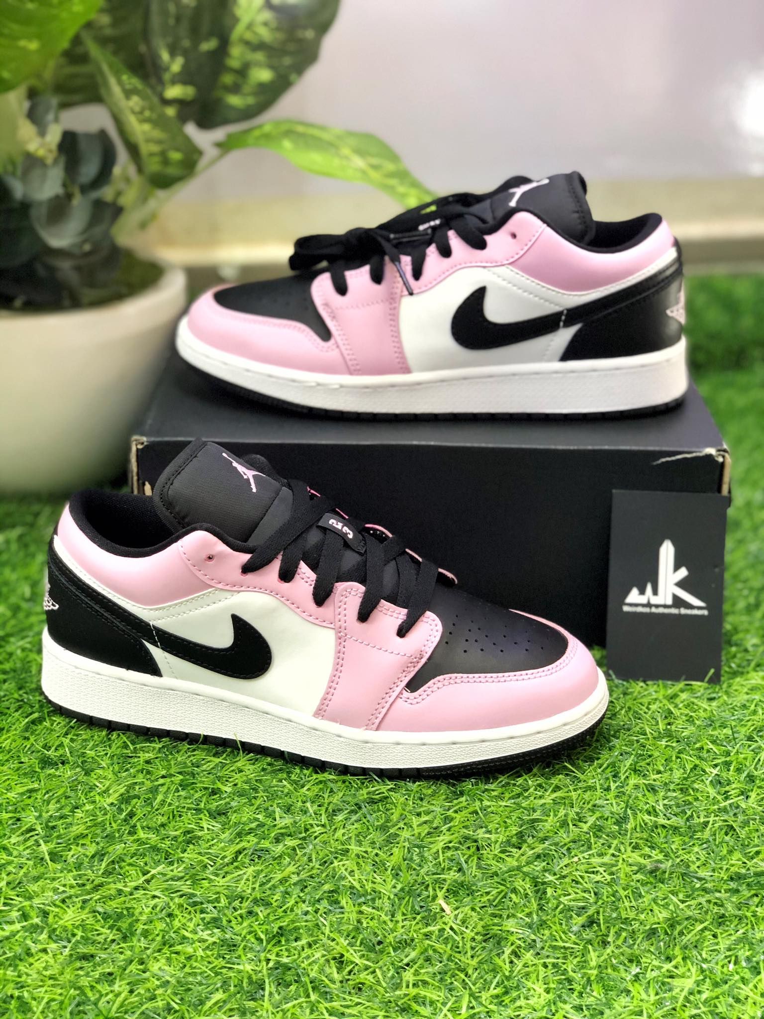 554723-601 Jordan 1 Low GS Light Arctic Pink