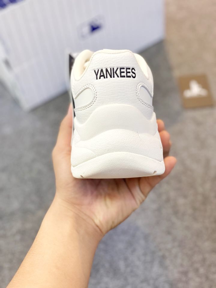 MLB Mickey NY 2020
