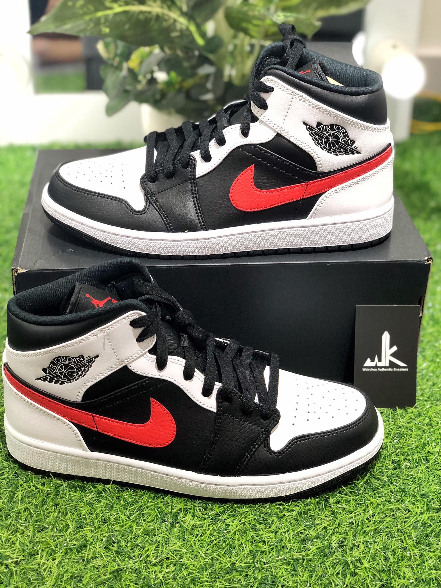 554724-075 Jordan 1 Mid Chile Red
