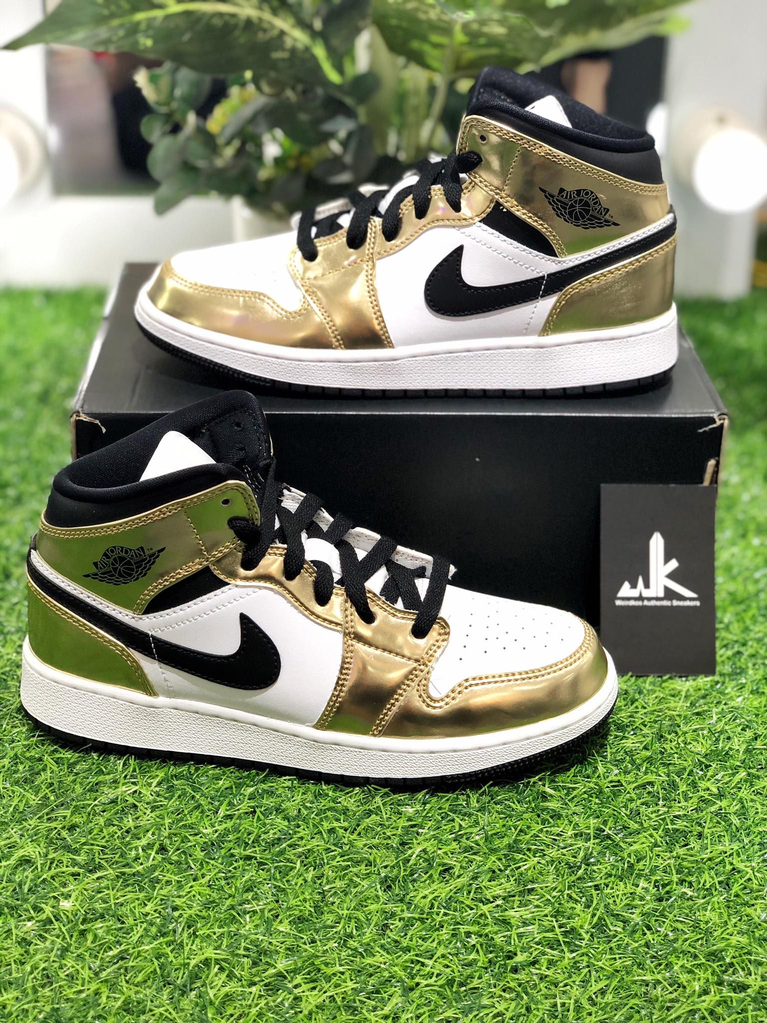 DC1420-700 Jordan 1 Mid Metallic Gold