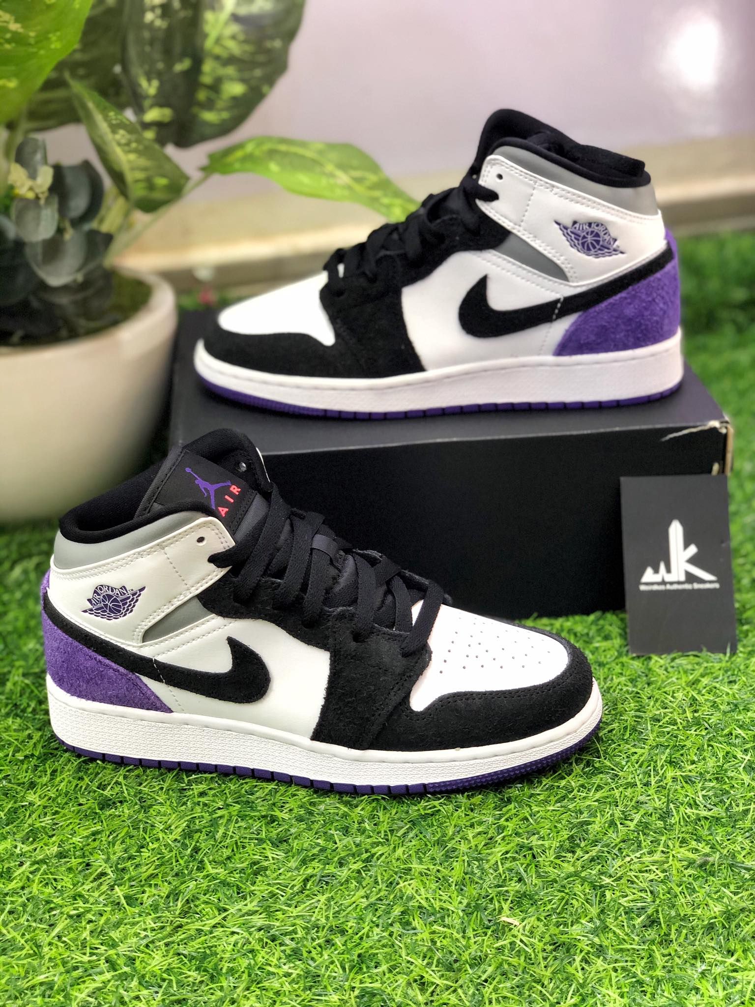 BQ6931-105 Jordan 1 Mid SE Purple
