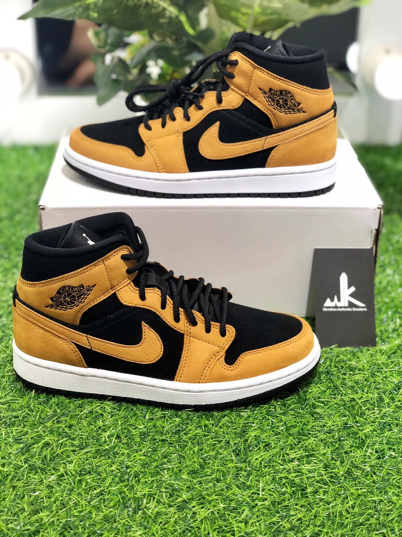DB5453-700 Jordan 1 Mid Desert Ochre