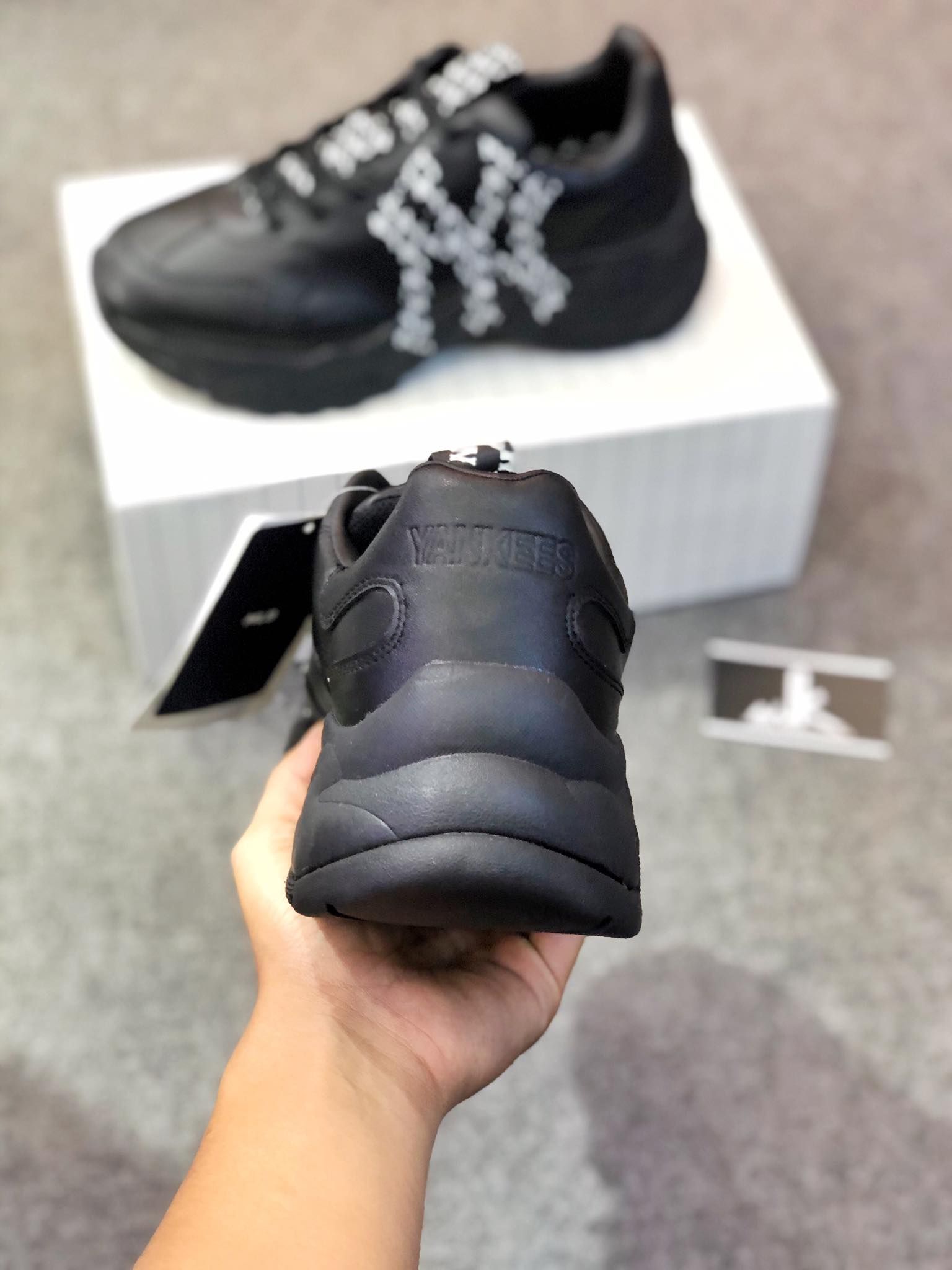 MLB Mono LT Black