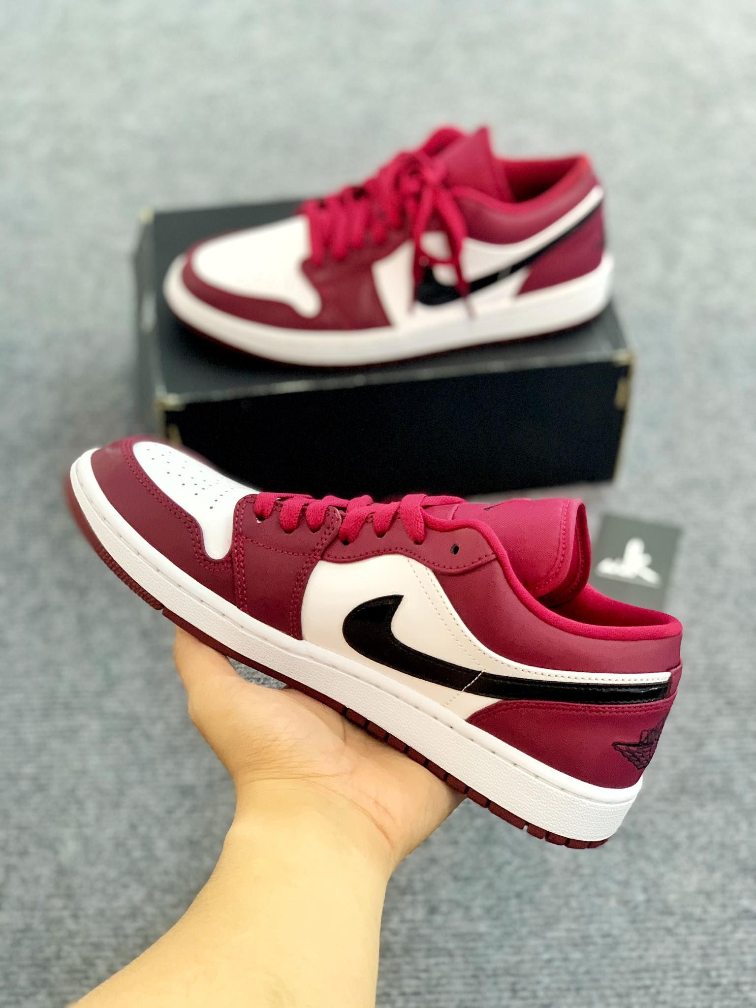 553558-604 Jordan 1 Low Noble Red
