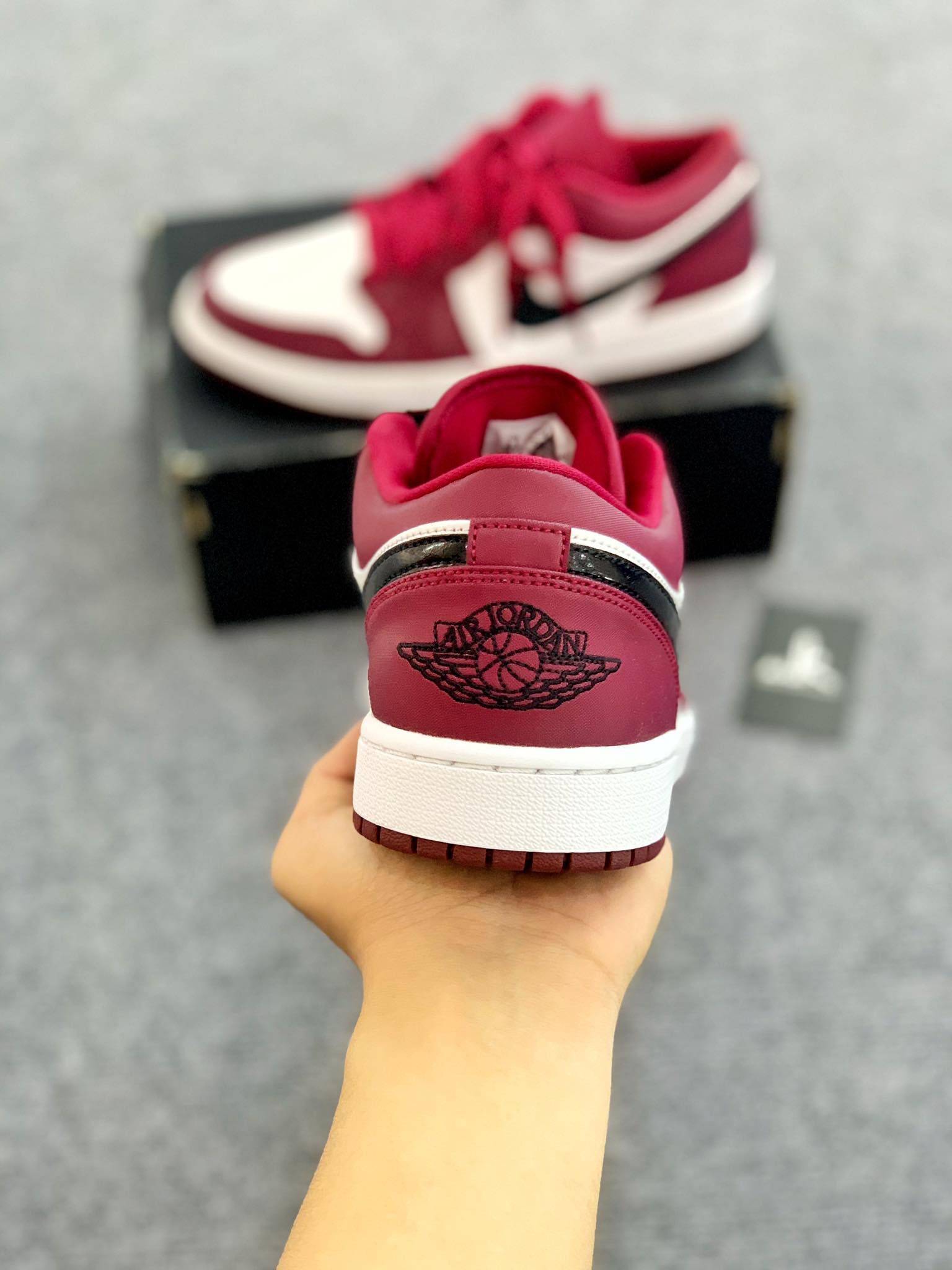  553558-604 Jordan 1 Low Noble Red 