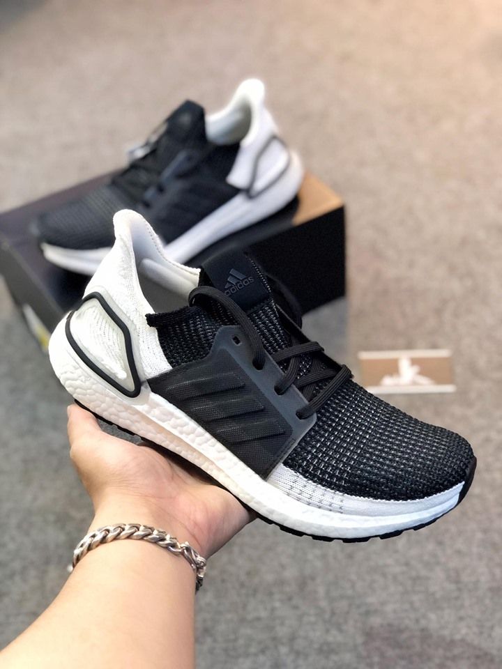  B37704  - Ultraboost 19 Oreo 